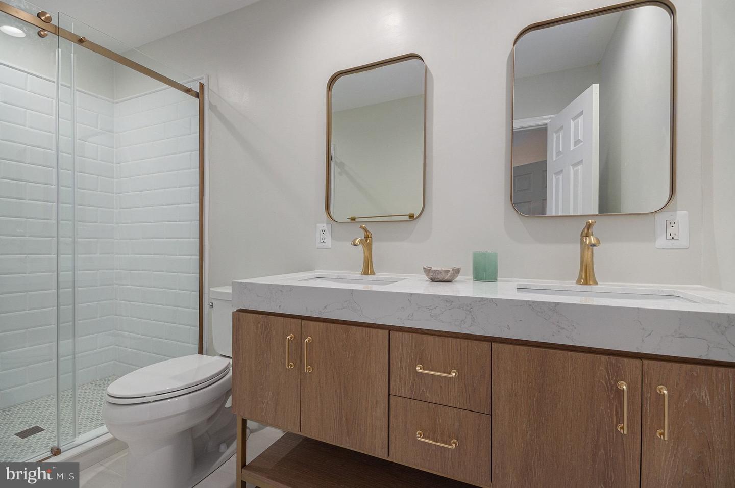 5015 STONE HAVEN DR, ANNANDALE, Virginia 22003, 5 Bedrooms Bedrooms, ,3 BathroomsBathrooms,Residential,For sale,5015 STONE HAVEN DR,VAFX2283456 MLS # VAFX2283456