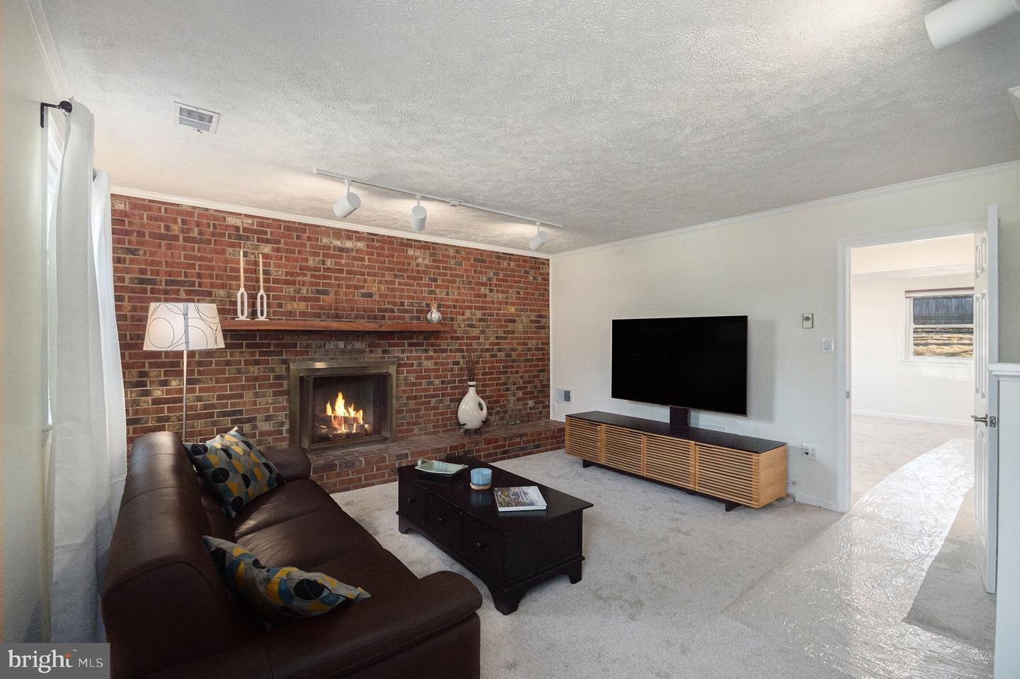 5015 STONE HAVEN DR, ANNANDALE, Virginia 22003, 5 Bedrooms Bedrooms, ,3 BathroomsBathrooms,Residential,For sale,5015 STONE HAVEN DR,VAFX2283456 MLS # VAFX2283456