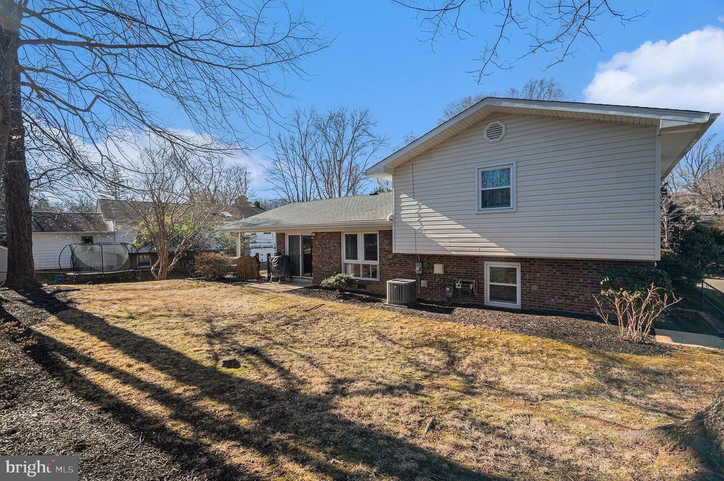 5015 STONE HAVEN DR, ANNANDALE, Virginia 22003, 5 Bedrooms Bedrooms, ,3 BathroomsBathrooms,Residential,For sale,5015 STONE HAVEN DR,VAFX2283456 MLS # VAFX2283456