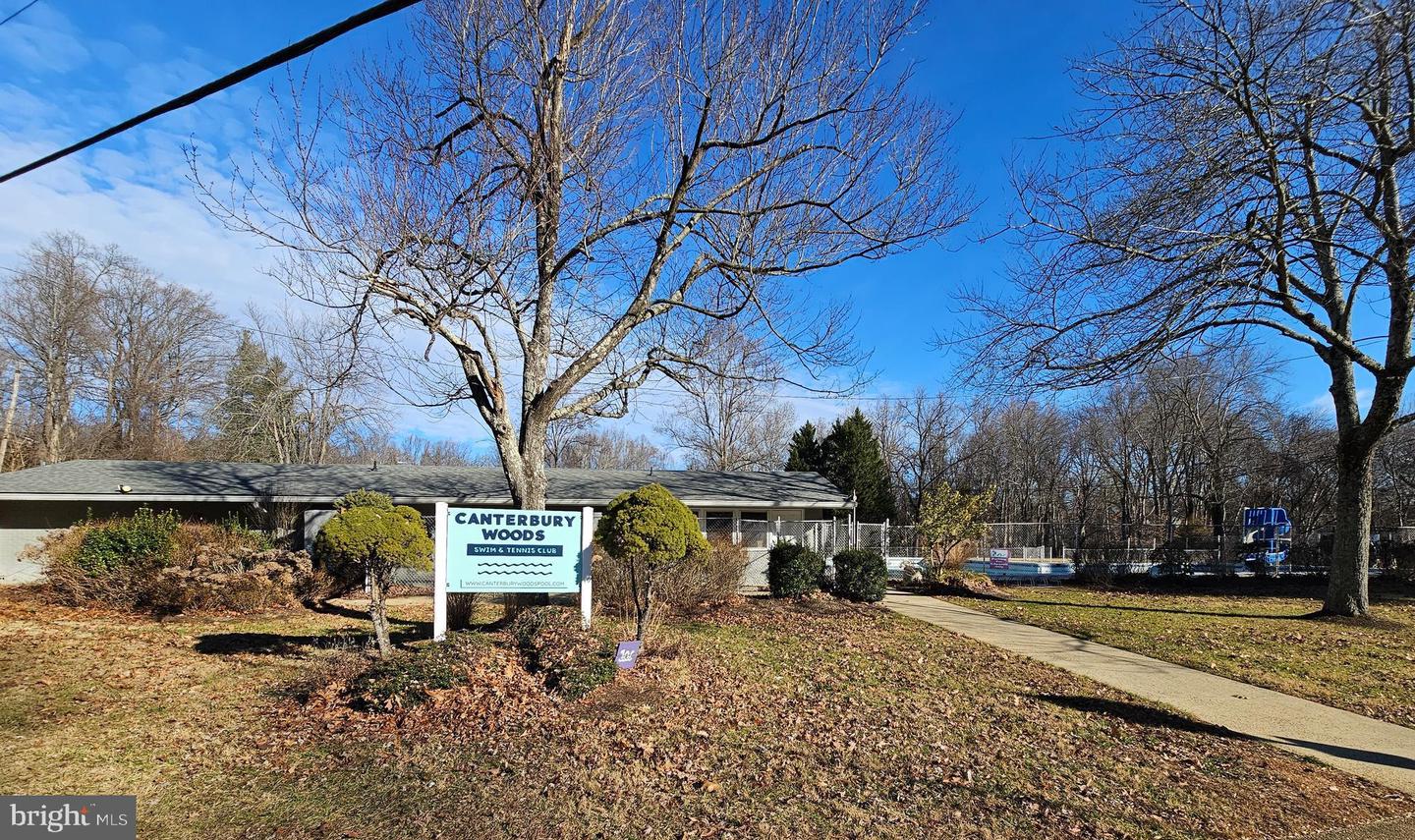 5015 STONE HAVEN DR, ANNANDALE, Virginia 22003, 5 Bedrooms Bedrooms, ,3 BathroomsBathrooms,Residential,For sale,5015 STONE HAVEN DR,VAFX2283456 MLS # VAFX2283456