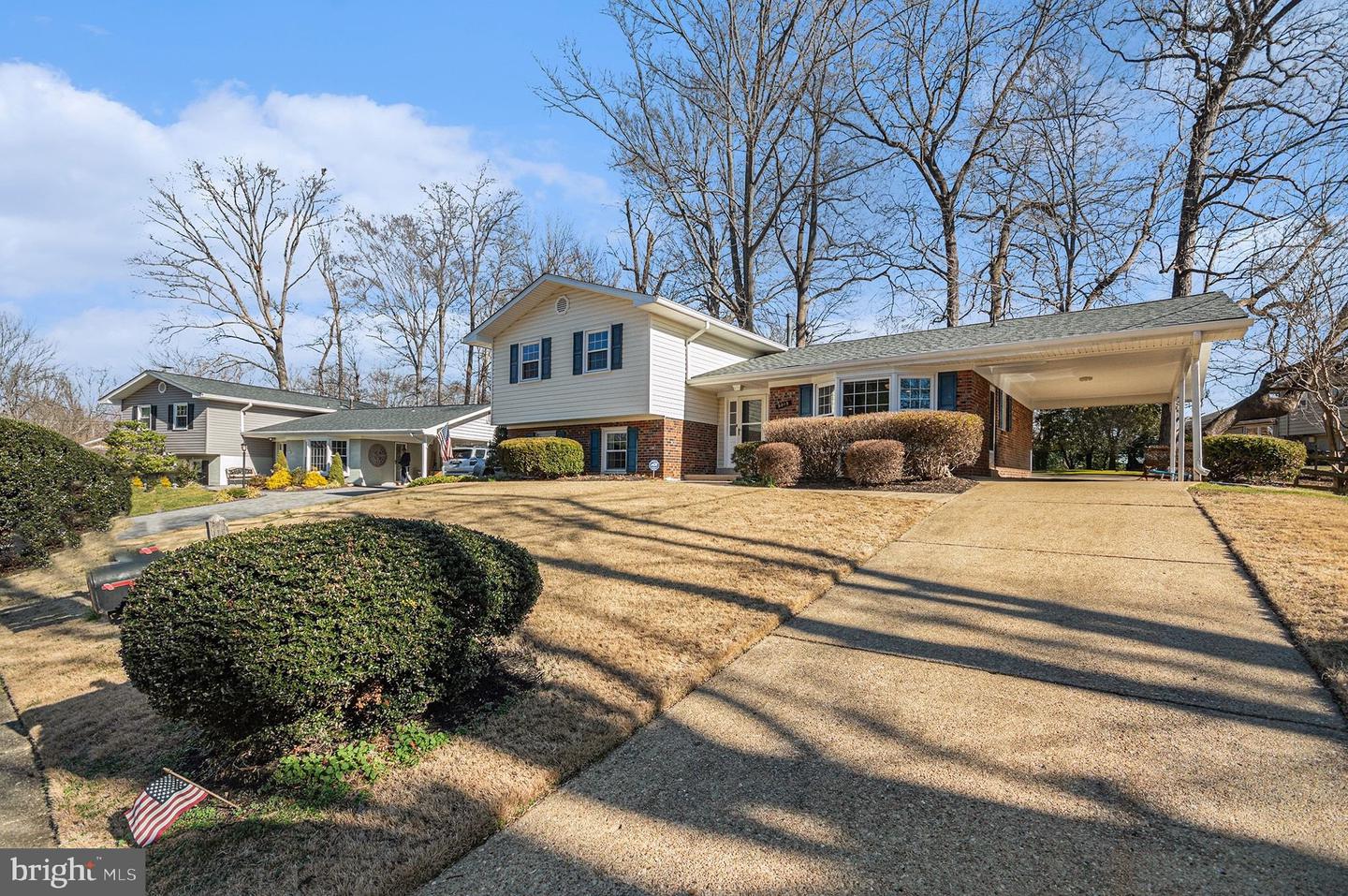 5015 STONE HAVEN DR, ANNANDALE, Virginia 22003, 5 Bedrooms Bedrooms, ,3 BathroomsBathrooms,Residential,For sale,5015 STONE HAVEN DR,VAFX2283456 MLS # VAFX2283456