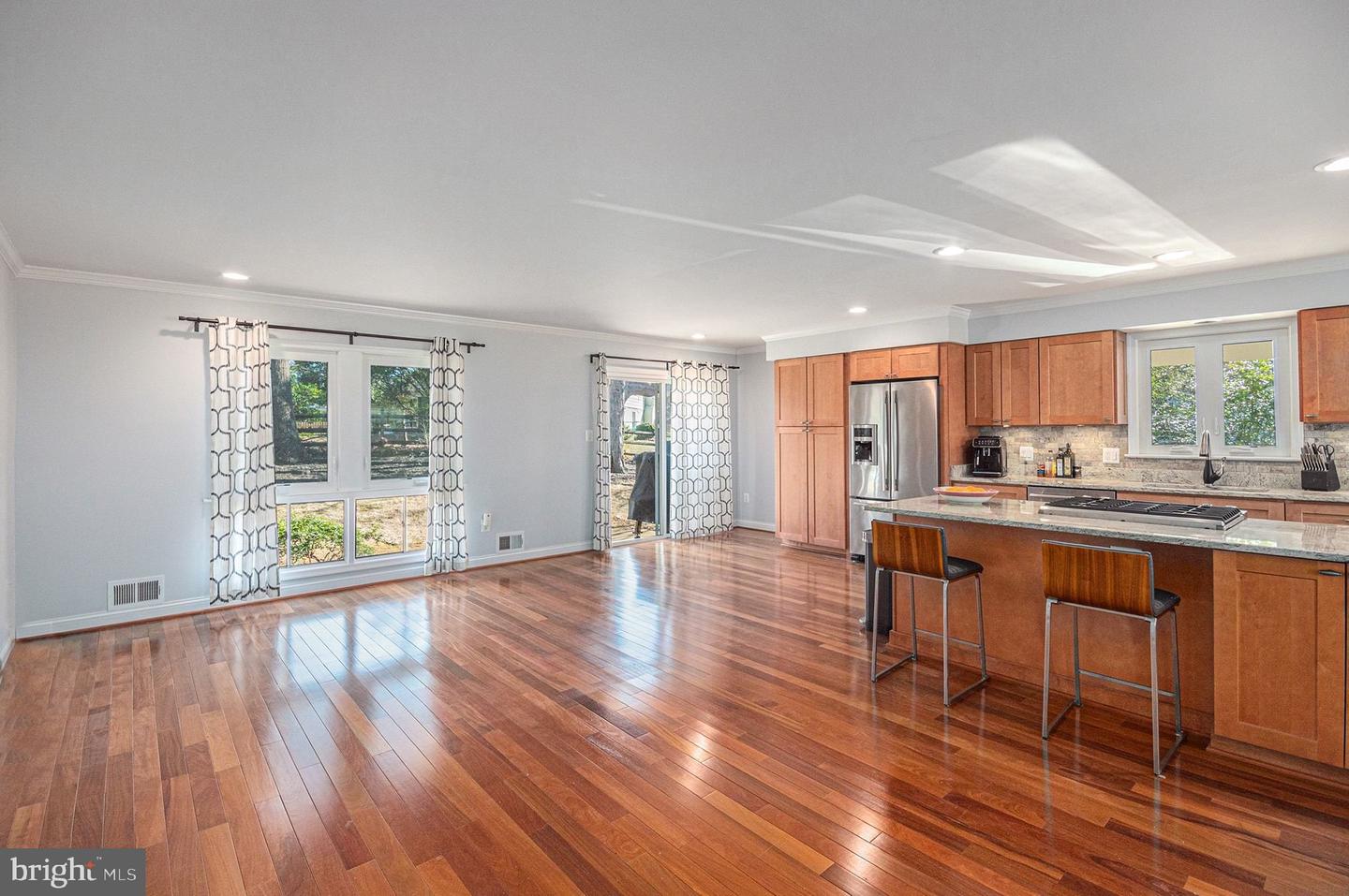 5015 STONE HAVEN DR, ANNANDALE, Virginia 22003, 5 Bedrooms Bedrooms, ,3 BathroomsBathrooms,Residential,For sale,5015 STONE HAVEN DR,VAFX2283456 MLS # VAFX2283456