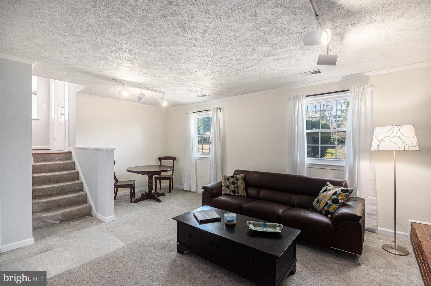 5015 STONE HAVEN DR, ANNANDALE, Virginia 22003, 5 Bedrooms Bedrooms, ,3 BathroomsBathrooms,Residential,For sale,5015 STONE HAVEN DR,VAFX2283456 MLS # VAFX2283456