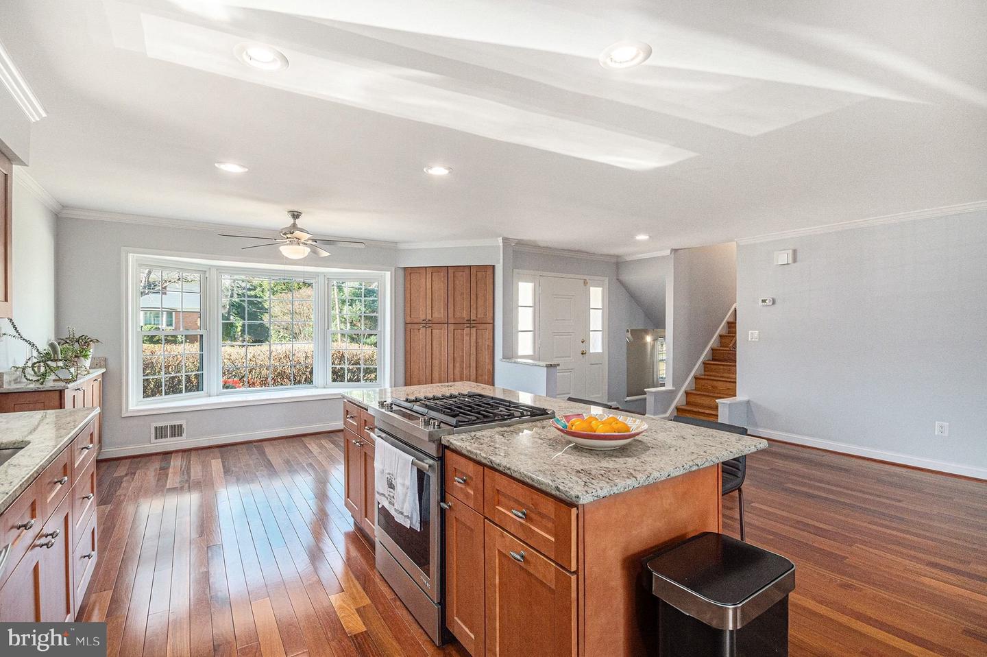 5015 STONE HAVEN DR, ANNANDALE, Virginia 22003, 5 Bedrooms Bedrooms, ,3 BathroomsBathrooms,Residential,For sale,5015 STONE HAVEN DR,VAFX2283456 MLS # VAFX2283456