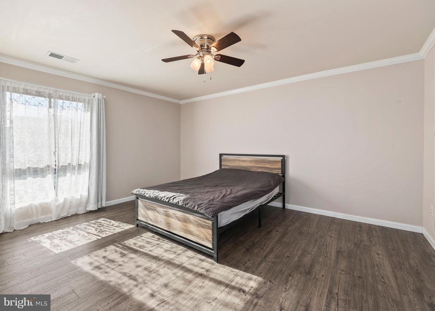 549 FLORIDA AVE #201, HERNDON, Virginia 20170, 2 Bedrooms Bedrooms, ,2 BathroomsBathrooms,Residential,For sale,549 FLORIDA AVE #201,VAFX2283494 MLS # VAFX2283494