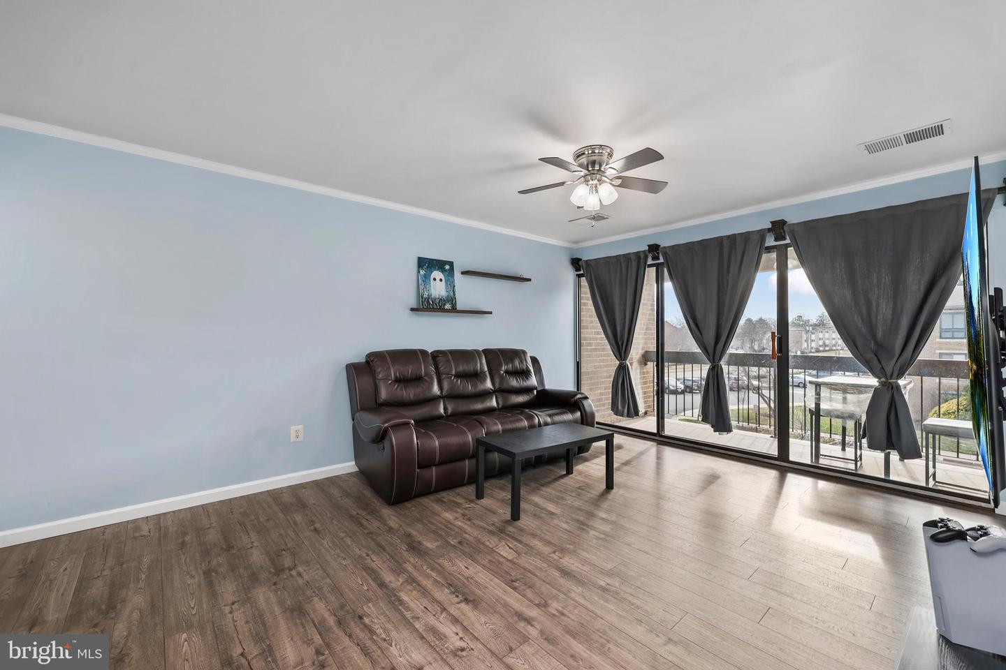 549 FLORIDA AVE #201, HERNDON, Virginia 20170, 2 Bedrooms Bedrooms, ,2 BathroomsBathrooms,Residential,For sale,549 FLORIDA AVE #201,VAFX2283494 MLS # VAFX2283494