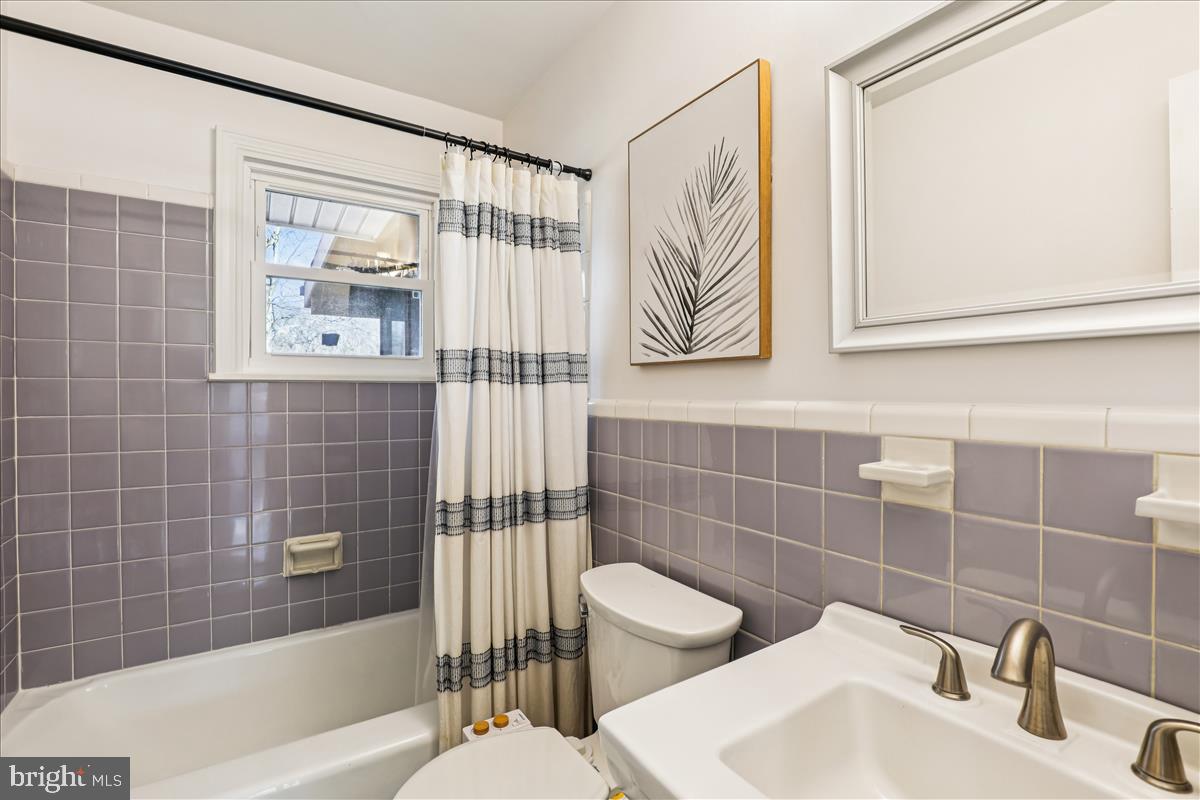 5909 KELLEY CT, ALEXANDRIA, Virginia 22312, 4 Bedrooms Bedrooms, ,2 BathroomsBathrooms,Residential,For sale,5909 KELLEY CT,VAAX2052712 MLS # VAAX2052712