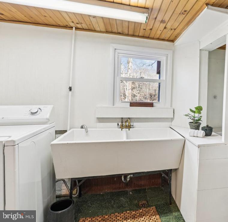 5909 KELLEY CT, ALEXANDRIA, Virginia 22312, 4 Bedrooms Bedrooms, ,2 BathroomsBathrooms,Residential,For sale,5909 KELLEY CT,VAAX2052712 MLS # VAAX2052712