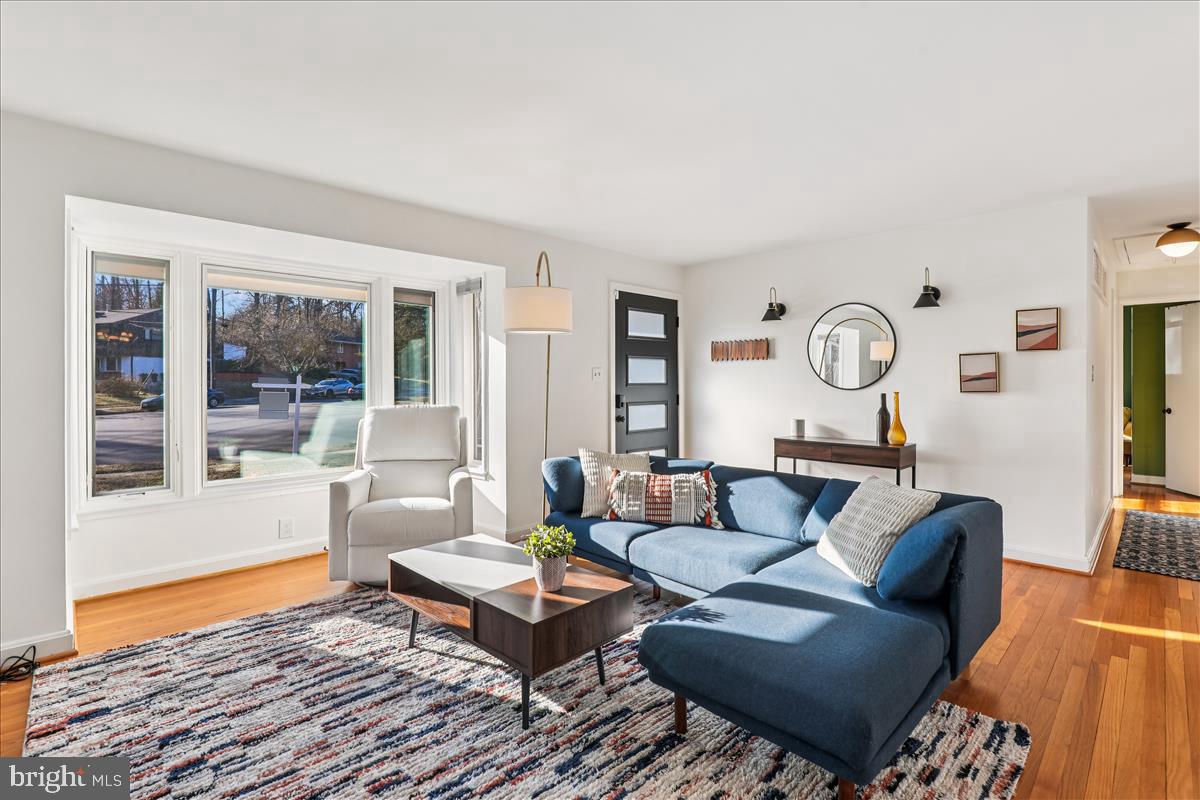 5909 KELLEY CT, ALEXANDRIA, Virginia 22312, 4 Bedrooms Bedrooms, ,2 BathroomsBathrooms,Residential,For sale,5909 KELLEY CT,VAAX2052712 MLS # VAAX2052712