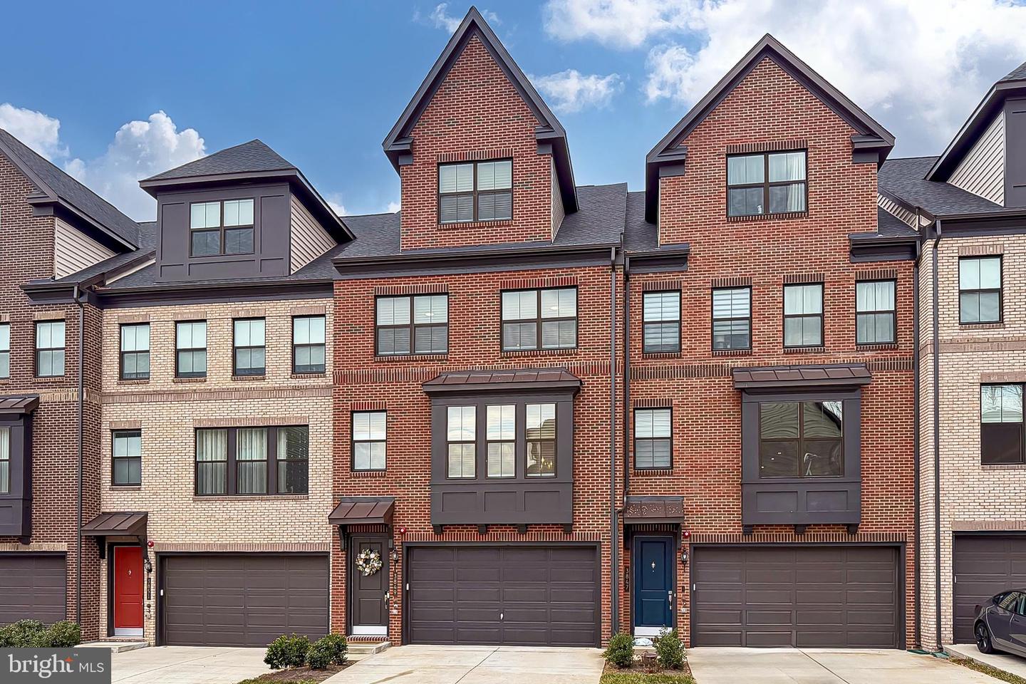 3849 RAINIER DR, FAIRFAX, Virginia 22033, 4 Bedrooms Bedrooms, ,4 BathroomsBathrooms,Residential,For sale,3849 RAINIER DR,VAFX2283520 MLS # VAFX2283520 3849 RAINIER DR, FAIRFAX, Virginia 22033, 4 Bedrooms Bedrooms, ,4 BathroomsBathrooms,Residential,For sale,3849 RAINIER DR,VAFX2283520 MLS # VAFX2283520