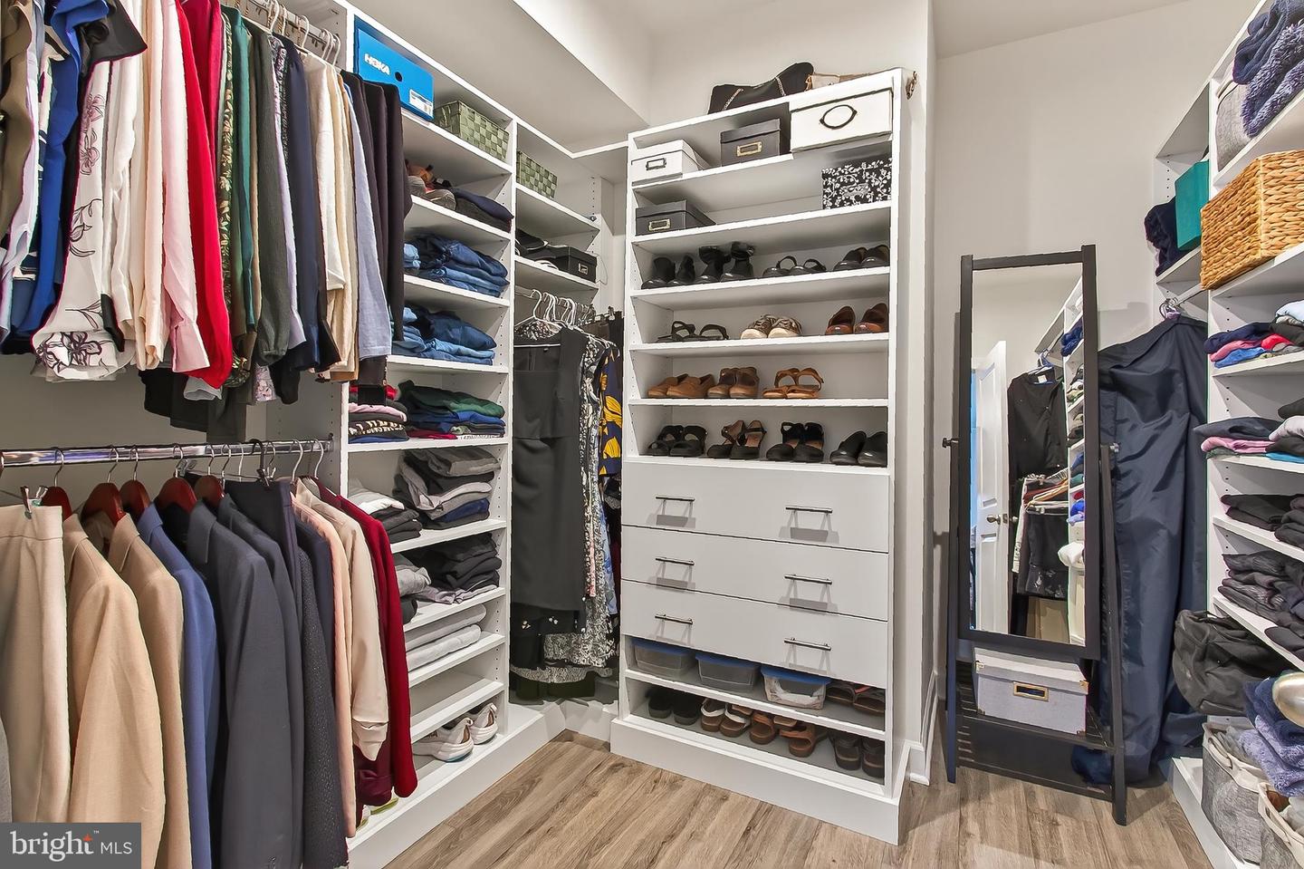 3849 RAINIER DR, FAIRFAX, Virginia 22033, 4 Bedrooms Bedrooms, ,4 BathroomsBathrooms,Residential,For sale,3849 RAINIER DR,VAFX2283520 MLS # VAFX2283520 3849 RAINIER DR, FAIRFAX, Virginia 22033, 4 Bedrooms Bedrooms, ,4 BathroomsBathrooms,Residential,For sale,3849 RAINIER DR,VAFX2283520 MLS # VAFX2283520