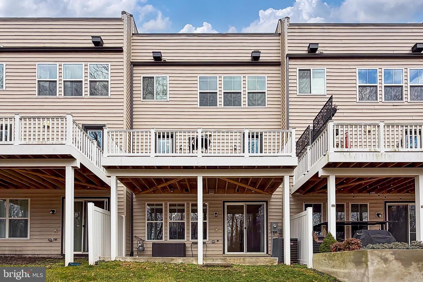 3849 RAINIER DR, FAIRFAX, Virginia 22033, 4 Bedrooms Bedrooms, ,4 BathroomsBathrooms,Residential,For sale,3849 RAINIER DR,VAFX2283520 MLS # VAFX2283520 3849 RAINIER DR, FAIRFAX, Virginia 22033, 4 Bedrooms Bedrooms, ,4 BathroomsBathrooms,Residential,For sale,3849 RAINIER DR,VAFX2283520 MLS # VAFX2283520