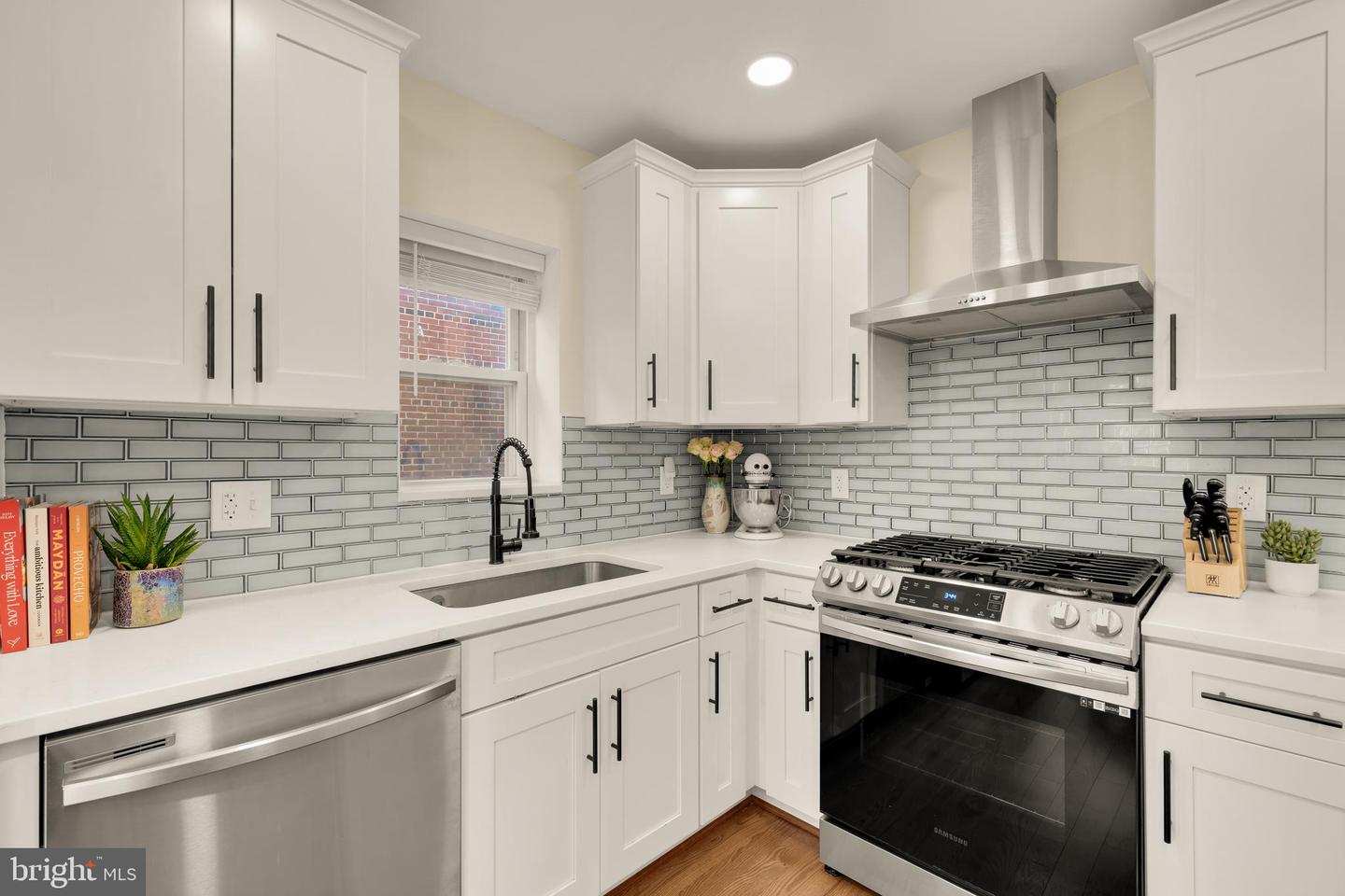 1202 NEWTON ST, ALEXANDRIA, Virginia 22301, 3 Bedrooms Bedrooms, ,2 BathroomsBathrooms,Residential,For sale,1202 NEWTON ST,VAAX2052714 MLS # VAAX2052714