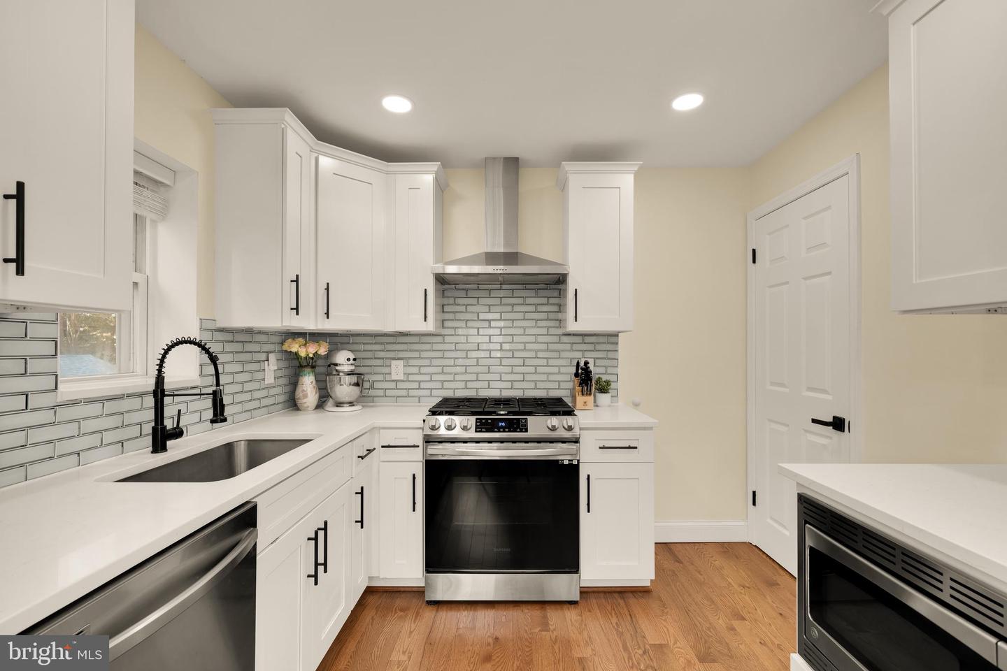 1202 NEWTON ST, ALEXANDRIA, Virginia 22301, 3 Bedrooms Bedrooms, ,2 BathroomsBathrooms,Residential,For sale,1202 NEWTON ST,VAAX2052714 MLS # VAAX2052714