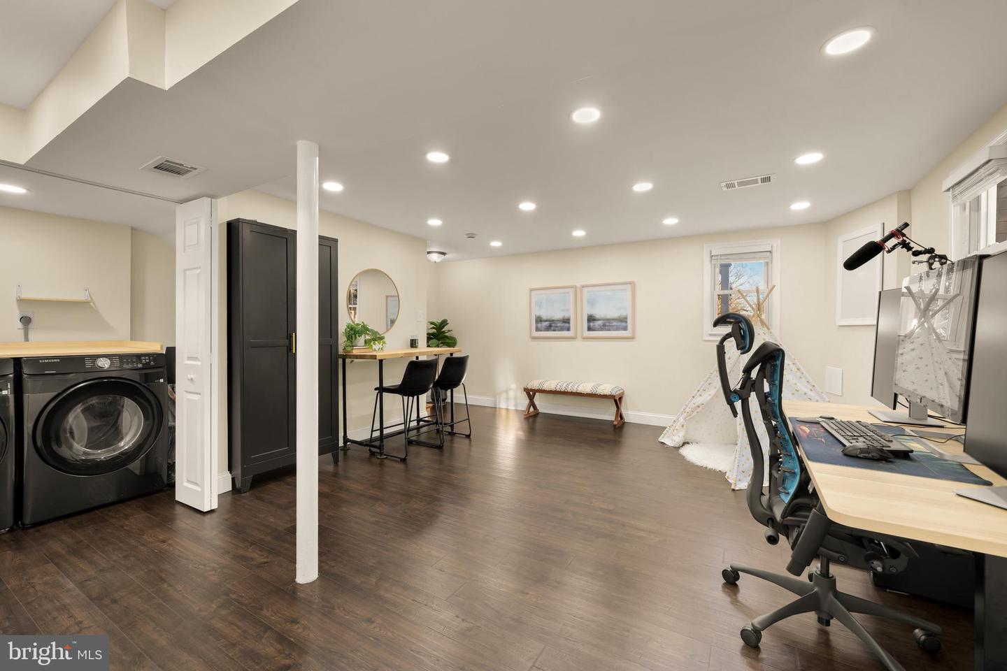 1202 NEWTON ST, ALEXANDRIA, Virginia 22301, 3 Bedrooms Bedrooms, ,2 BathroomsBathrooms,Residential,For sale,1202 NEWTON ST,VAAX2052714 MLS # VAAX2052714