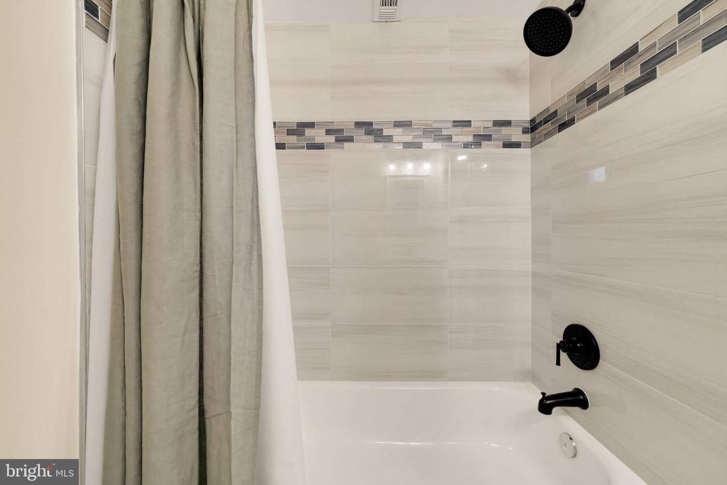 1202 NEWTON ST, ALEXANDRIA, Virginia 22301, 3 Bedrooms Bedrooms, ,2 BathroomsBathrooms,Residential,For sale,1202 NEWTON ST,VAAX2052714 MLS # VAAX2052714