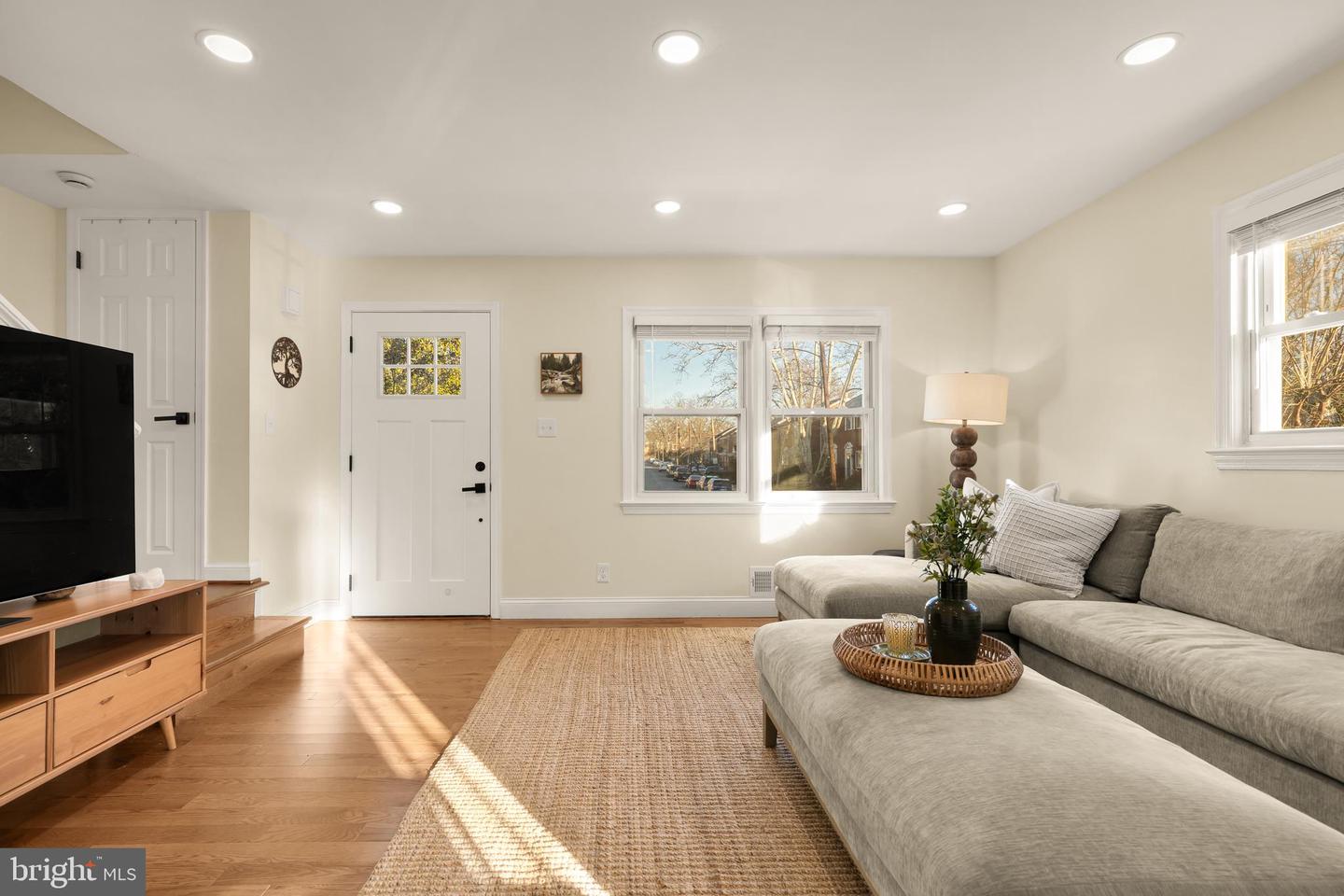 1202 NEWTON ST, ALEXANDRIA, Virginia 22301, 3 Bedrooms Bedrooms, ,2 BathroomsBathrooms,Residential,For sale,1202 NEWTON ST,VAAX2052714 MLS # VAAX2052714