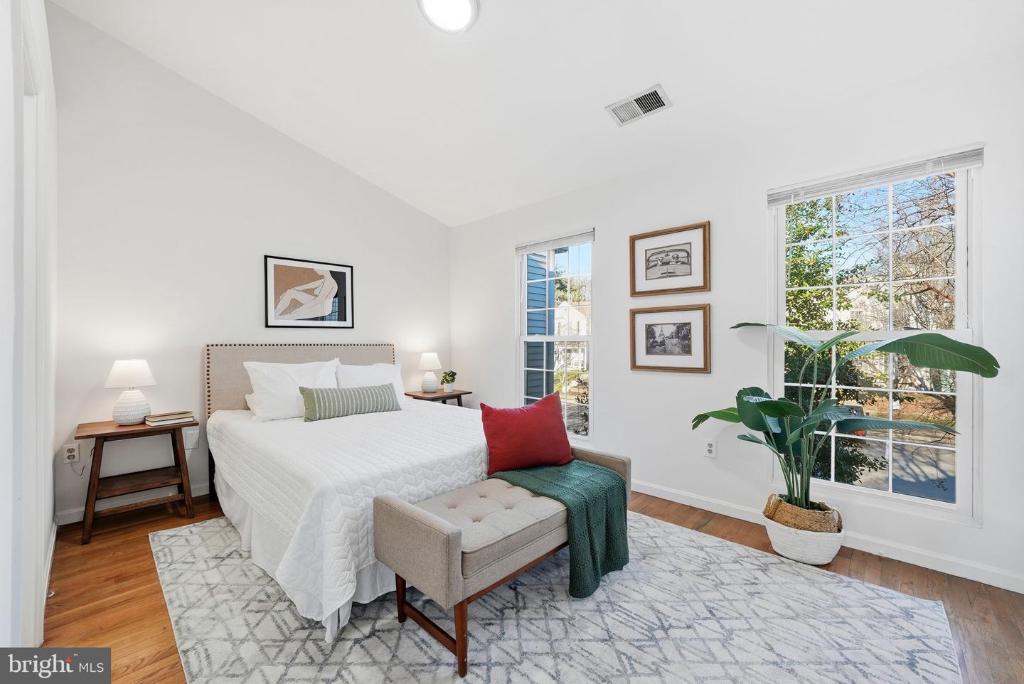 3715 HAMPTON CT, ALEXANDRIA, Virginia 22306, 2 Bedrooms Bedrooms, ,1 BathroomBathrooms,Residential,For sale,3715 HAMPTON CT,VAFX2283522 MLS # VAFX2283522