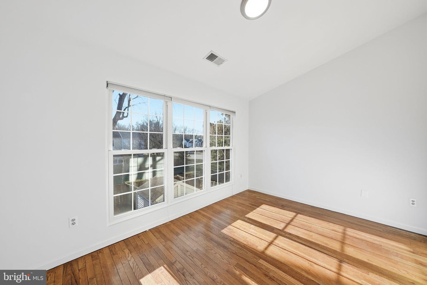 3715 HAMPTON CT, ALEXANDRIA, Virginia 22306, 2 Bedrooms Bedrooms, ,1 BathroomBathrooms,Residential,For sale,3715 HAMPTON CT,VAFX2283522 MLS # VAFX2283522