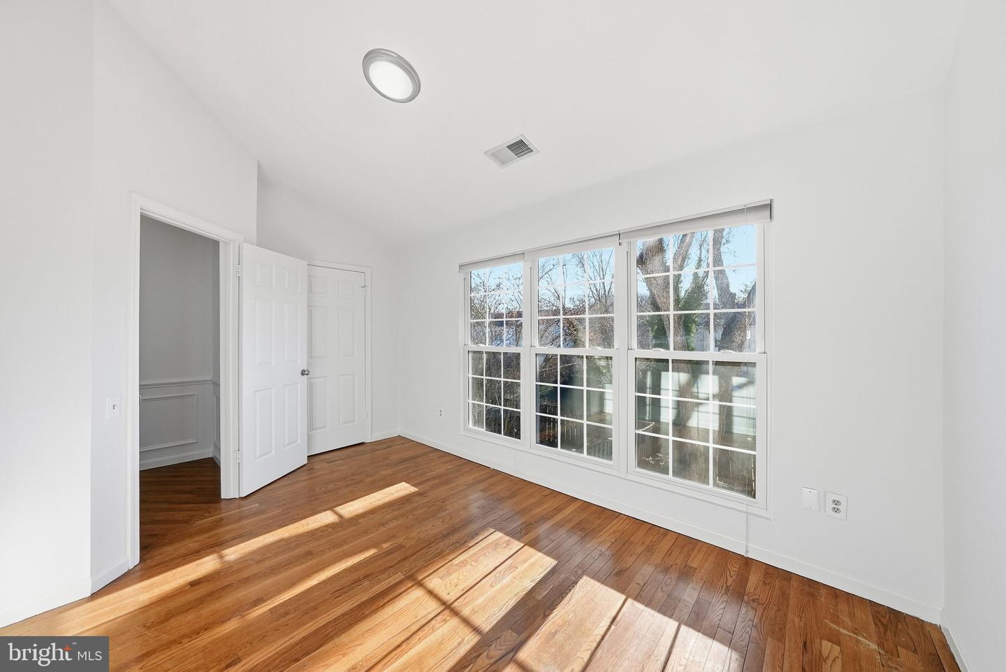 3715 HAMPTON CT, ALEXANDRIA, Virginia 22306, 2 Bedrooms Bedrooms, ,1 BathroomBathrooms,Residential,For sale,3715 HAMPTON CT,VAFX2283522 MLS # VAFX2283522