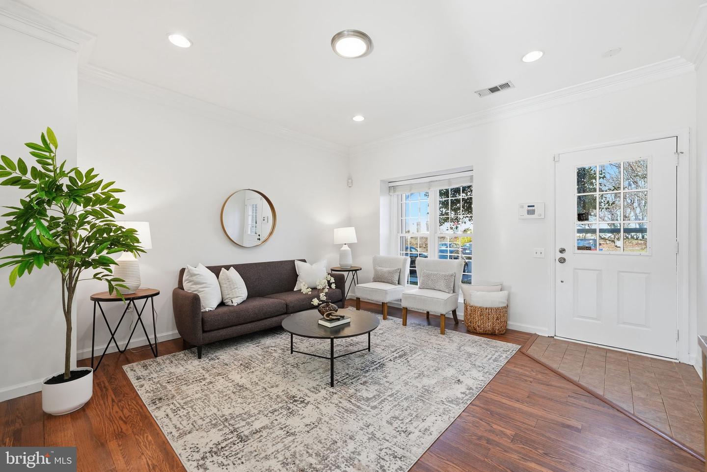 3715 HAMPTON CT, ALEXANDRIA, Virginia 22306, 2 Bedrooms Bedrooms, ,1 BathroomBathrooms,Residential,For sale,3715 HAMPTON CT,VAFX2283522 MLS # VAFX2283522