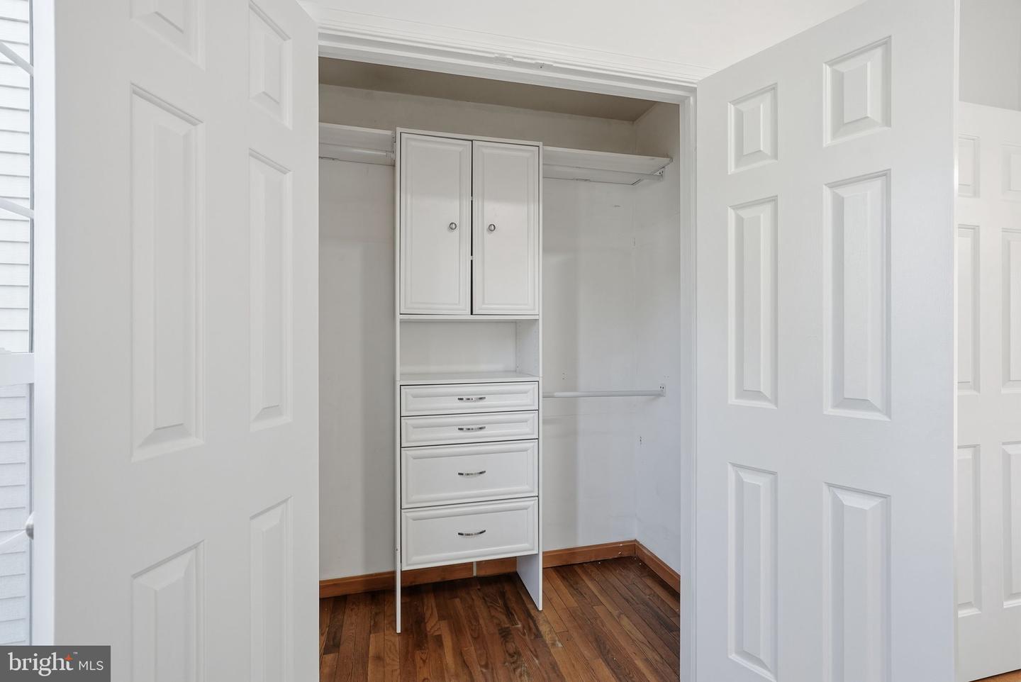 3715 HAMPTON CT, ALEXANDRIA, Virginia 22306, 2 Bedrooms Bedrooms, ,1 BathroomBathrooms,Residential,For sale,3715 HAMPTON CT,VAFX2283522 MLS # VAFX2283522