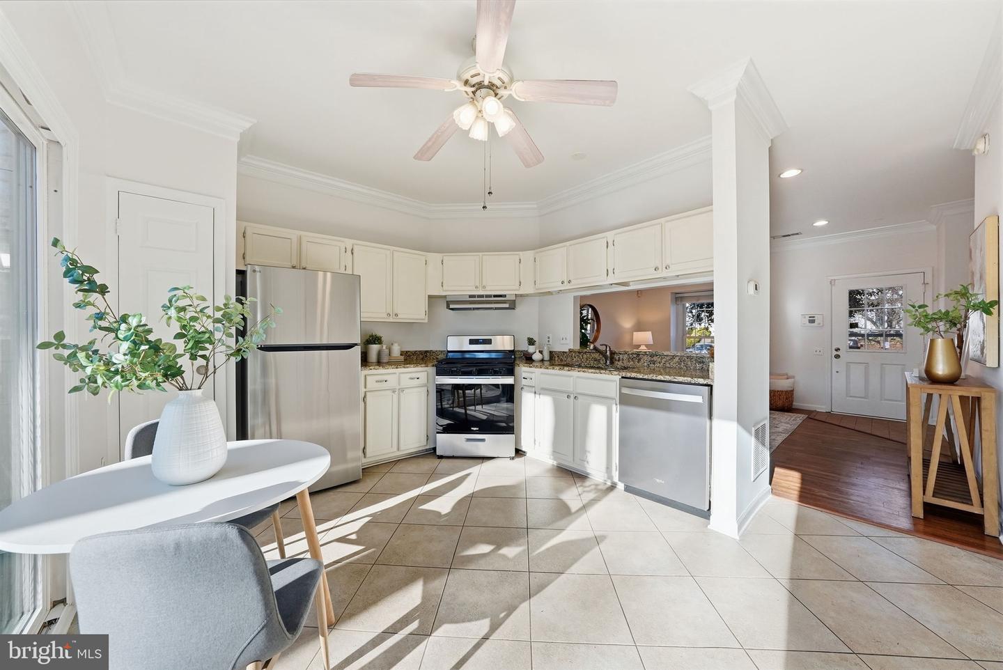 3715 HAMPTON CT, ALEXANDRIA, Virginia 22306, 2 Bedrooms Bedrooms, ,1 BathroomBathrooms,Residential,For sale,3715 HAMPTON CT,VAFX2283522 MLS # VAFX2283522