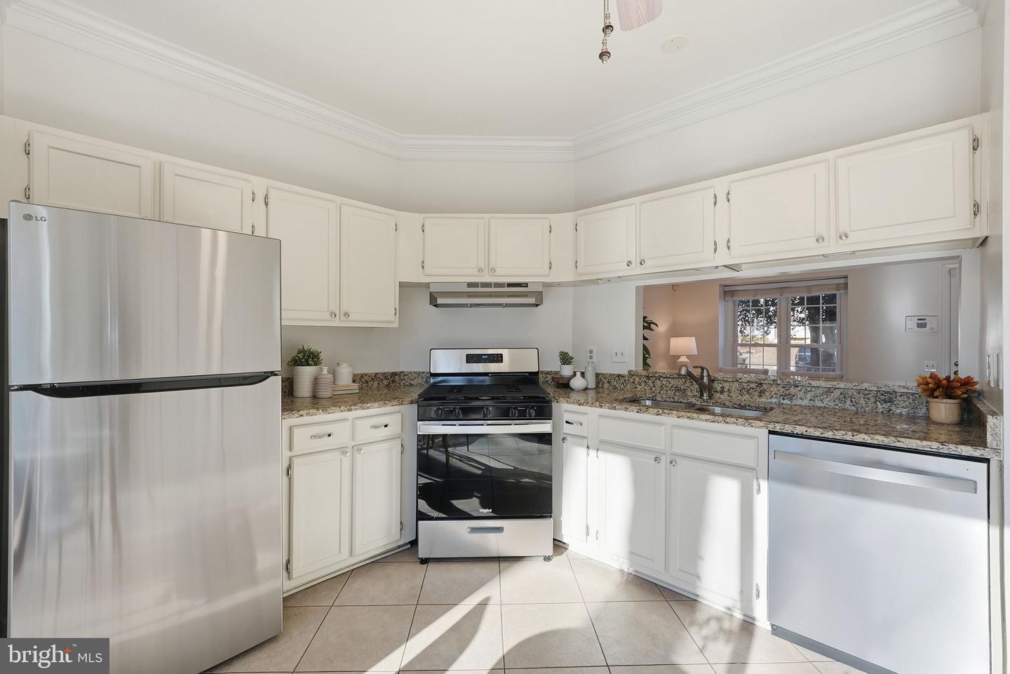 3715 HAMPTON CT, ALEXANDRIA, Virginia 22306, 2 Bedrooms Bedrooms, ,1 BathroomBathrooms,Residential,For sale,3715 HAMPTON CT,VAFX2283522 MLS # VAFX2283522