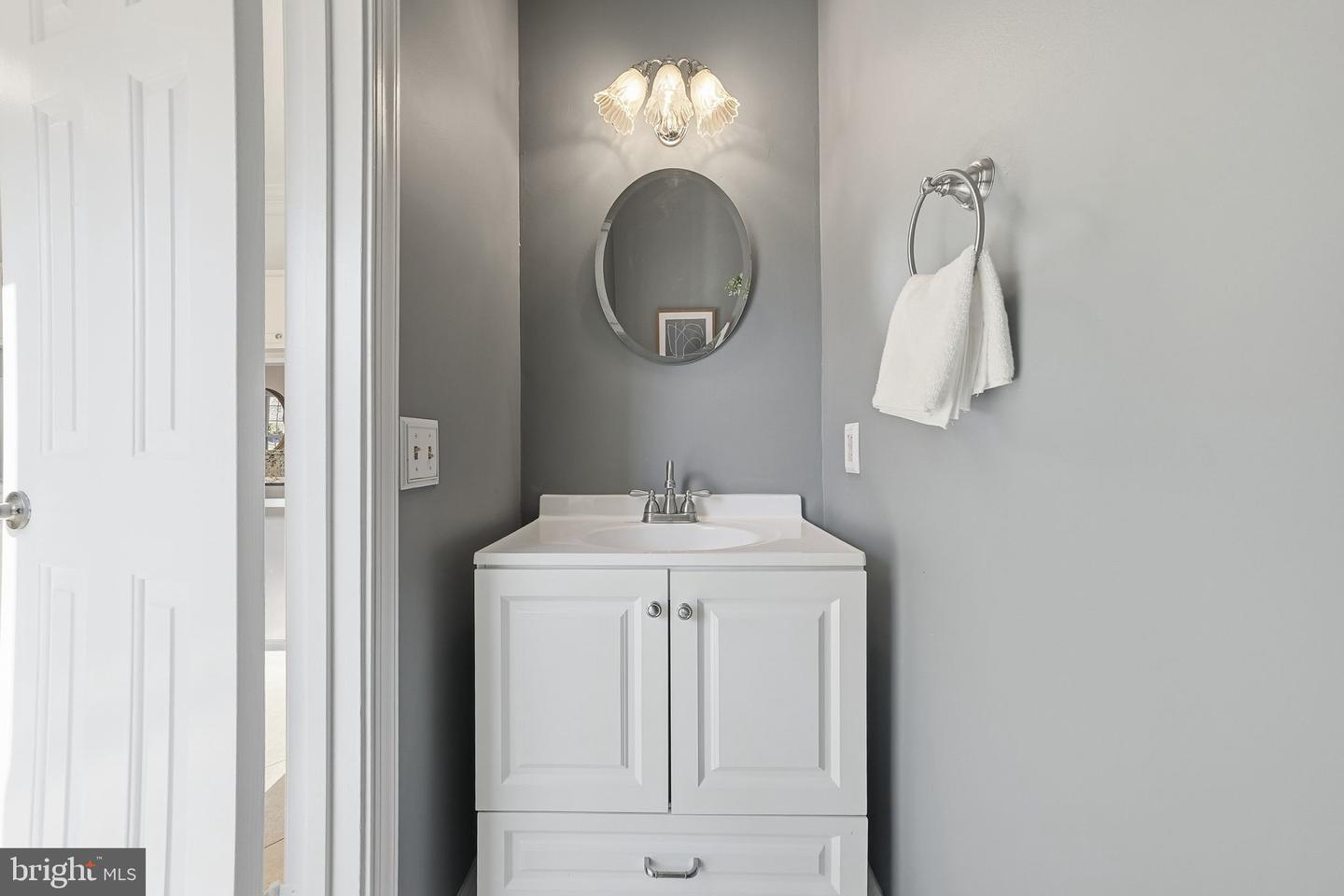 3715 HAMPTON CT, ALEXANDRIA, Virginia 22306, 2 Bedrooms Bedrooms, ,1 BathroomBathrooms,Residential,For sale,3715 HAMPTON CT,VAFX2283522 MLS # VAFX2283522