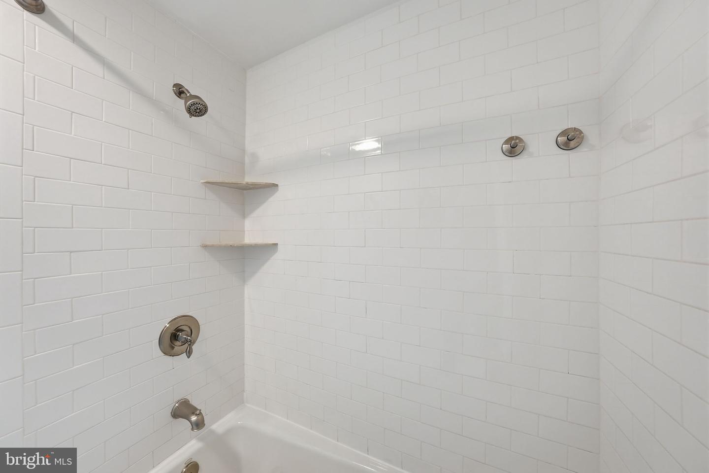 18 9TH ST NE #305, WASHINGTON, District Of Columbia 20002, 1 Bedroom Bedrooms, ,1 BathroomBathrooms,Residential,For sale,18 9TH ST NE #305,DCDC2238944 MLS # DCDC2238944