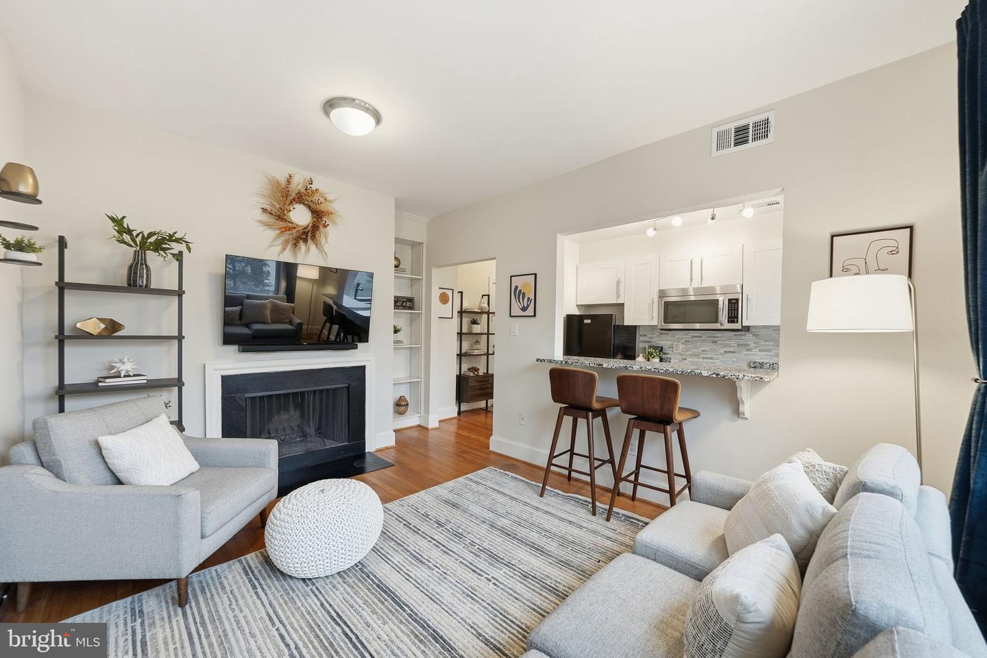 18 9TH ST NE #305, WASHINGTON, District Of Columbia 20002, 1 Bedroom Bedrooms, ,1 BathroomBathrooms,Residential,For sale,18 9TH ST NE #305,DCDC2238944 MLS # DCDC2238944