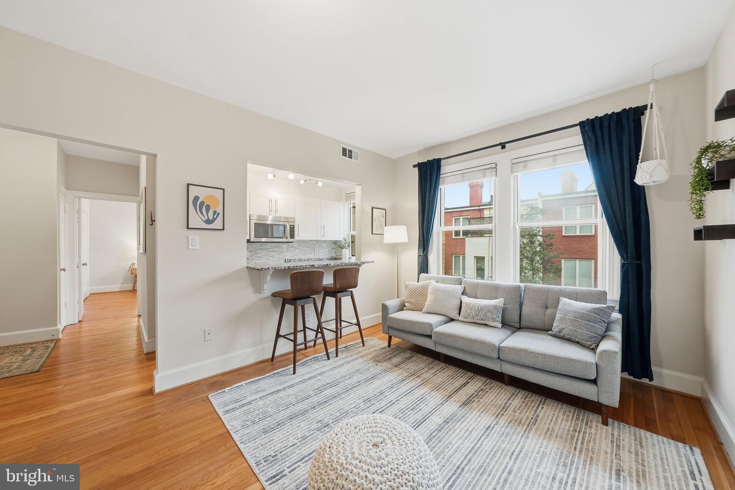 18 9TH ST NE #305, WASHINGTON, District Of Columbia 20002, 1 Bedroom Bedrooms, ,1 BathroomBathrooms,Residential,For sale,18 9TH ST NE #305,DCDC2238944 MLS # DCDC2238944