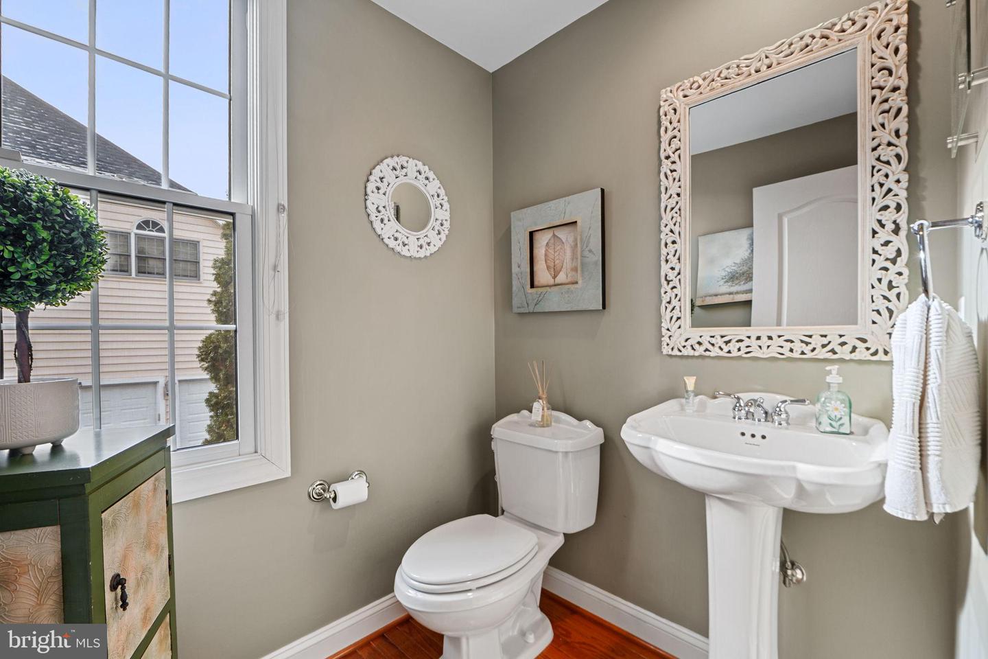 43423 MOUNTCASTLE DR, CHANTILLY, Virginia 20152, 4 Bedrooms Bedrooms, 23 Rooms Rooms,4 BathroomsBathrooms,Residential,For sale,43423 MOUNTCASTLE DR,VALO2113122 MLS # VALO2113122