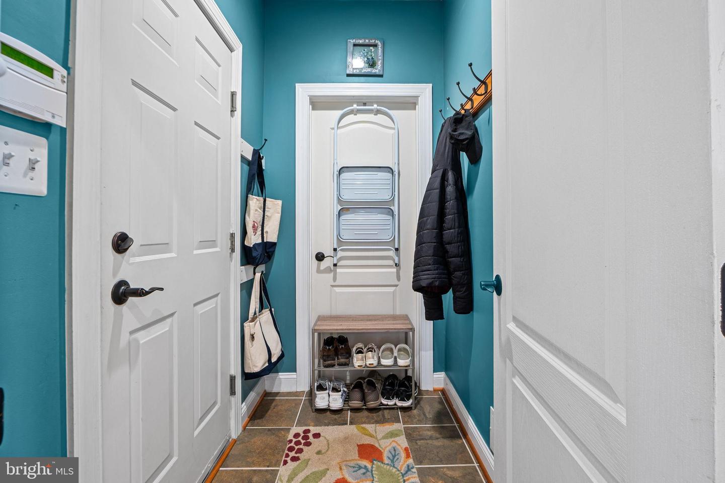 43423 MOUNTCASTLE DR, CHANTILLY, Virginia 20152, 4 Bedrooms Bedrooms, 23 Rooms Rooms,4 BathroomsBathrooms,Residential,For sale,43423 MOUNTCASTLE DR,VALO2113122 MLS # VALO2113122