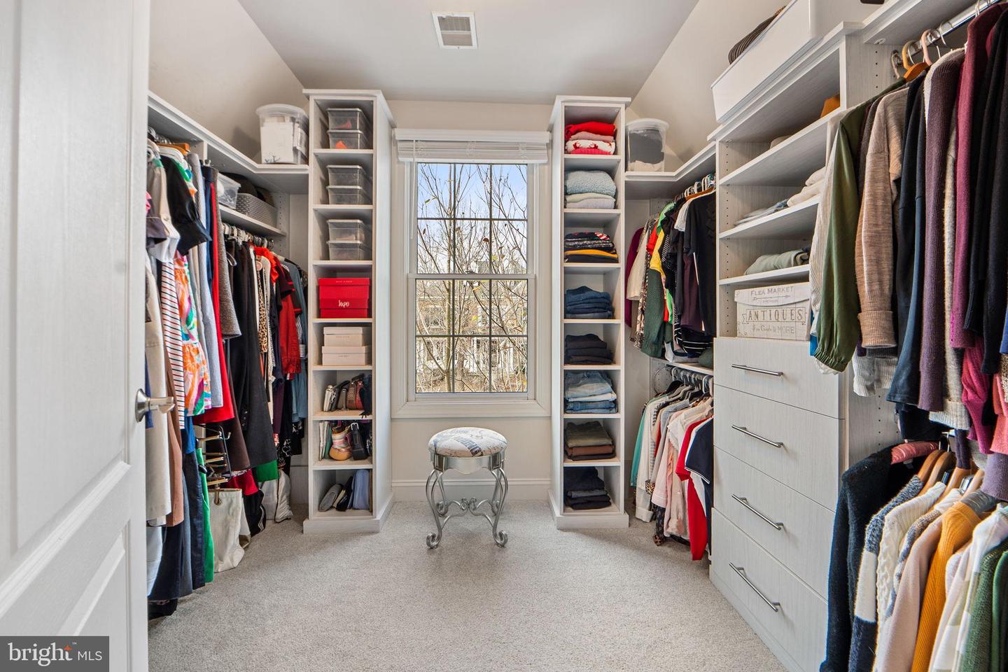 43423 MOUNTCASTLE DR, CHANTILLY, Virginia 20152, 4 Bedrooms Bedrooms, 23 Rooms Rooms,4 BathroomsBathrooms,Residential,For sale,43423 MOUNTCASTLE DR,VALO2113122 MLS # VALO2113122