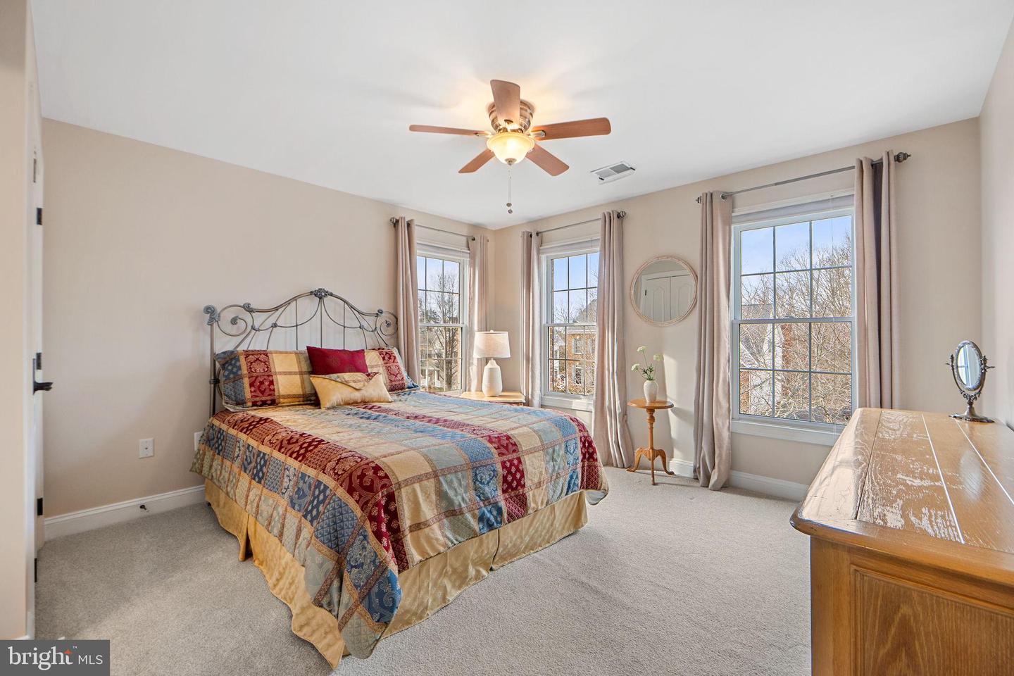 43423 MOUNTCASTLE DR, CHANTILLY, Virginia 20152, 4 Bedrooms Bedrooms, 23 Rooms Rooms,4 BathroomsBathrooms,Residential,For sale,43423 MOUNTCASTLE DR,VALO2113122 MLS # VALO2113122