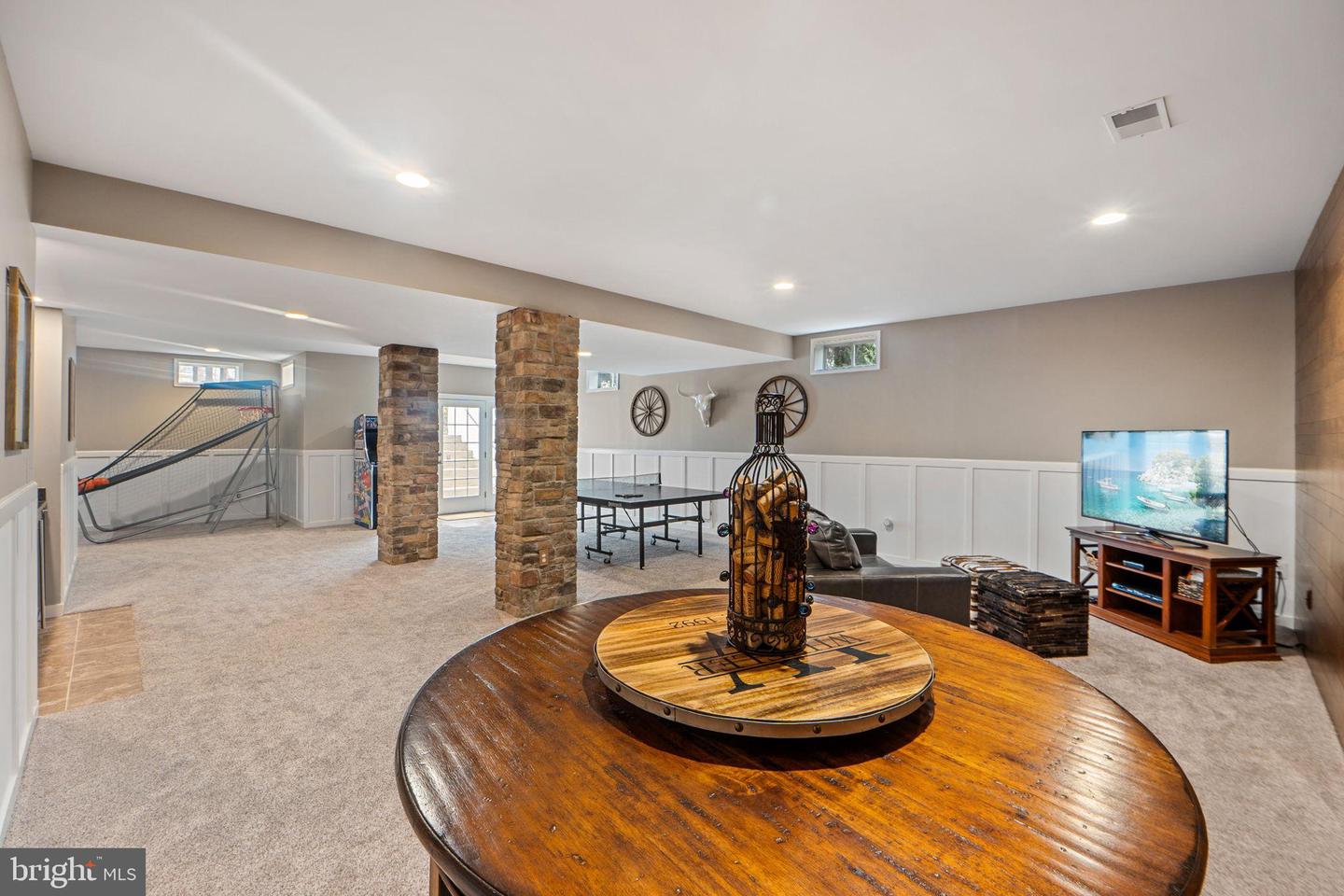 43423 MOUNTCASTLE DR, CHANTILLY, Virginia 20152, 4 Bedrooms Bedrooms, 23 Rooms Rooms,4 BathroomsBathrooms,Residential,For sale,43423 MOUNTCASTLE DR,VALO2113122 MLS # VALO2113122