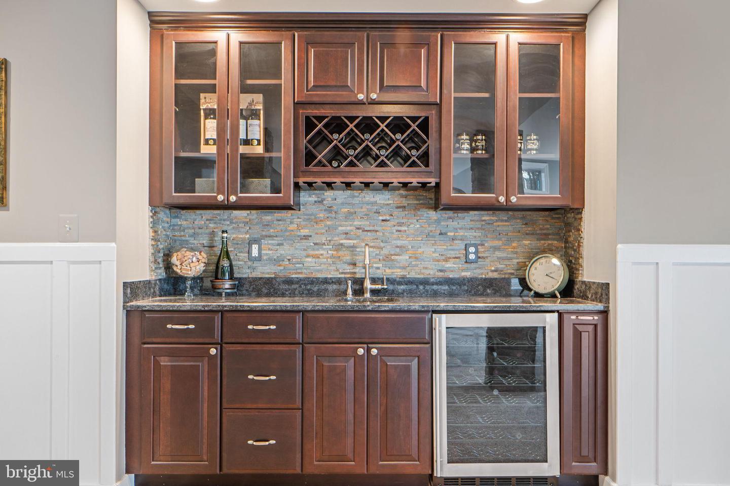 43423 MOUNTCASTLE DR, CHANTILLY, Virginia 20152, 4 Bedrooms Bedrooms, 23 Rooms Rooms,4 BathroomsBathrooms,Residential,For sale,43423 MOUNTCASTLE DR,VALO2113122 MLS # VALO2113122