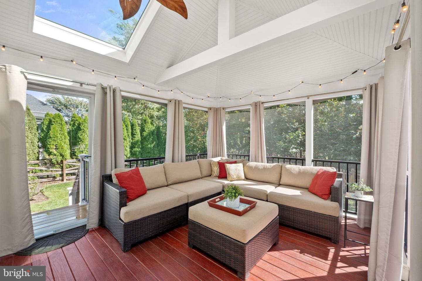 43423 MOUNTCASTLE DR, CHANTILLY, Virginia 20152, 4 Bedrooms Bedrooms, 23 Rooms Rooms,4 BathroomsBathrooms,Residential,For sale,43423 MOUNTCASTLE DR,VALO2113122 MLS # VALO2113122