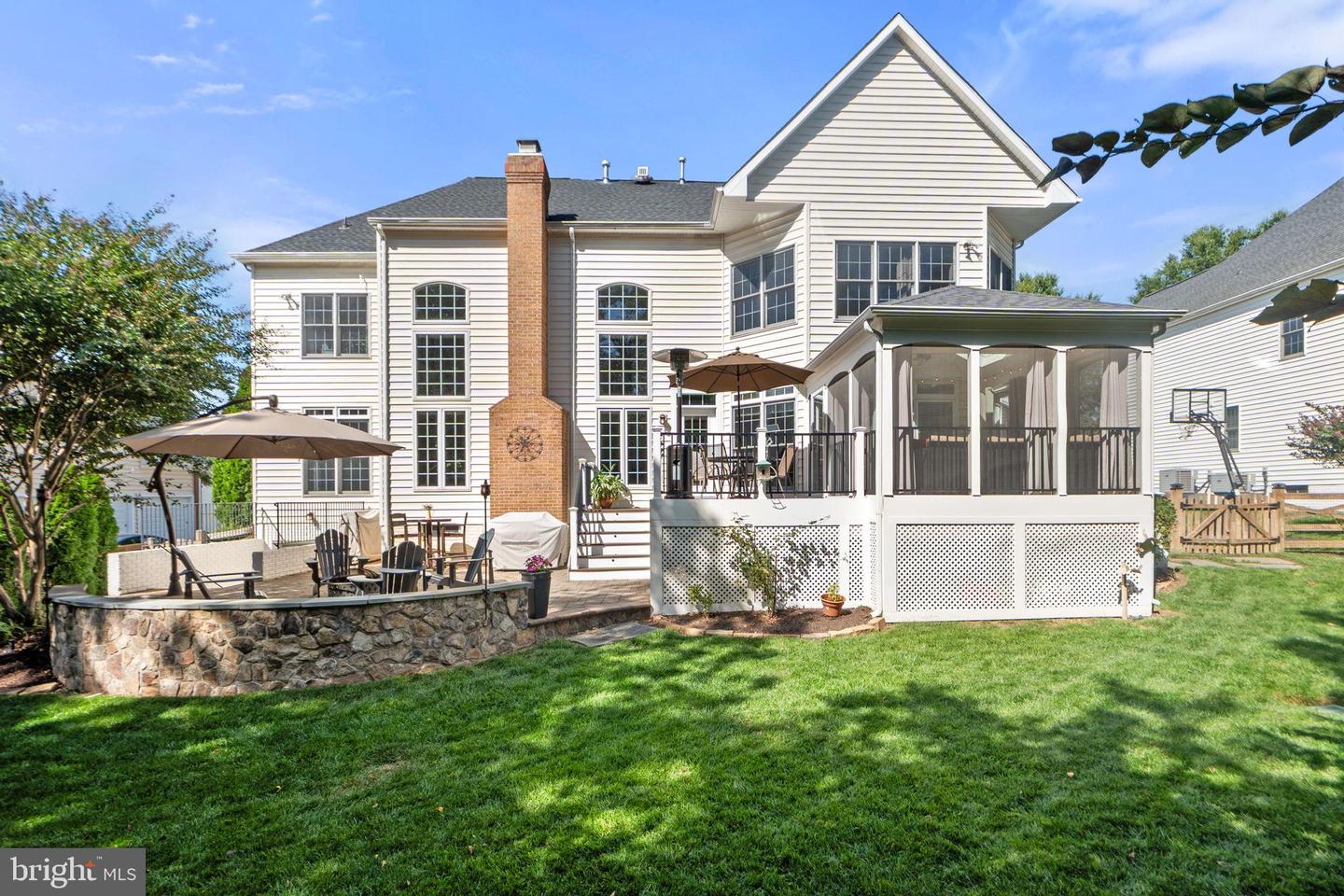 43423 MOUNTCASTLE DR, CHANTILLY, Virginia 20152, 4 Bedrooms Bedrooms, 23 Rooms Rooms,4 BathroomsBathrooms,Residential,For sale,43423 MOUNTCASTLE DR,VALO2113122 MLS # VALO2113122