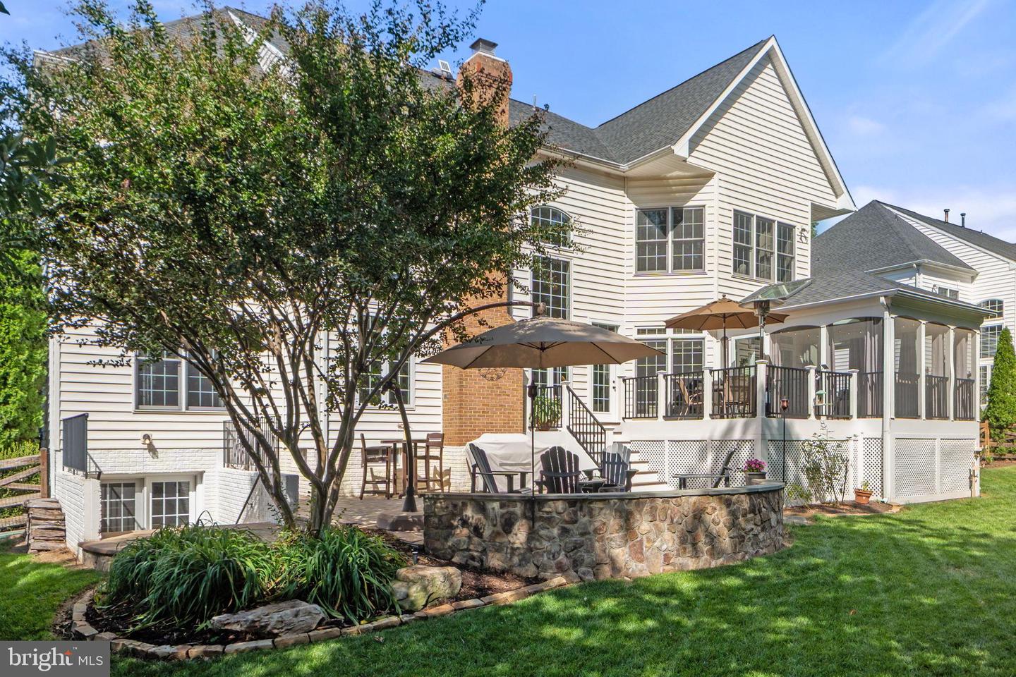 43423 MOUNTCASTLE DR, CHANTILLY, Virginia 20152, 4 Bedrooms Bedrooms, 23 Rooms Rooms,4 BathroomsBathrooms,Residential,For sale,43423 MOUNTCASTLE DR,VALO2113122 MLS # VALO2113122