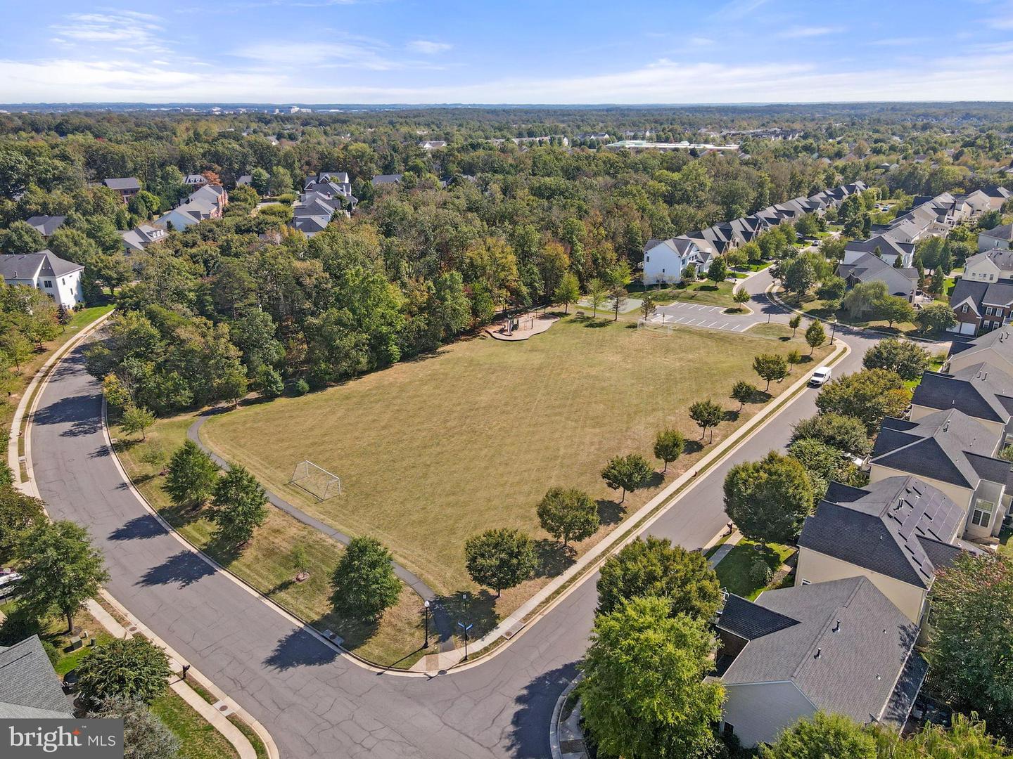 43423 MOUNTCASTLE DR, CHANTILLY, Virginia 20152, 4 Bedrooms Bedrooms, 23 Rooms Rooms,4 BathroomsBathrooms,Residential,For sale,43423 MOUNTCASTLE DR,VALO2113122 MLS # VALO2113122