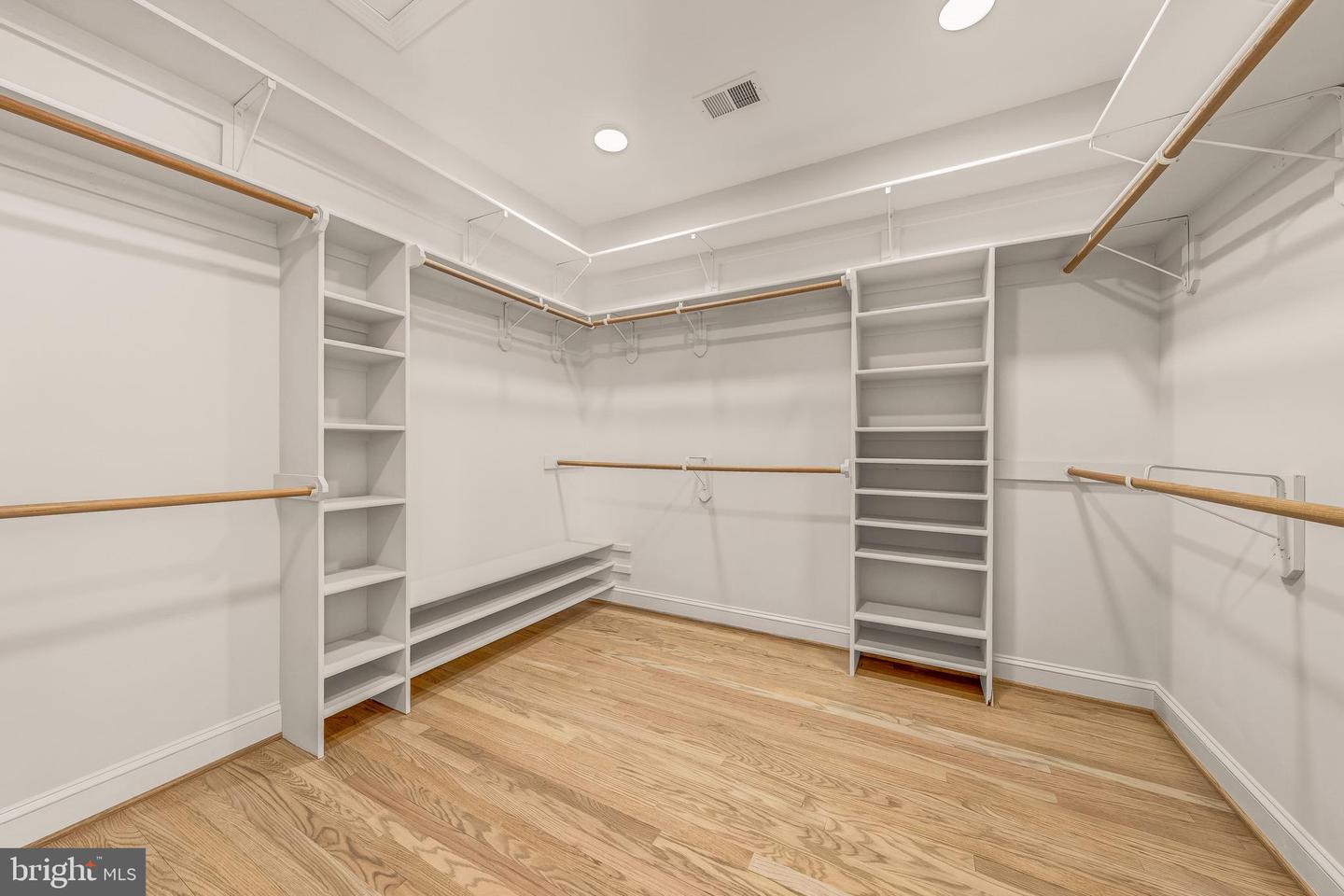 1609 BROOKSIDE RD, MCLEAN, Virginia 22101, 6 Bedrooms Bedrooms, ,4 BathroomsBathrooms,Residential,For sale,1609 BROOKSIDE RD,VAFX2283664 MLS # VAFX2283664