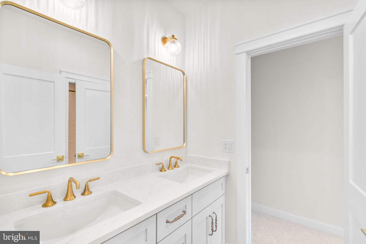 14611 HUBER PL, WATERFORD, Virginia 20197, 5 Bedrooms Bedrooms, ,4 BathroomsBathrooms,Residential,For sale,14611 HUBER PL,VALO2113186 MLS # VALO2113186