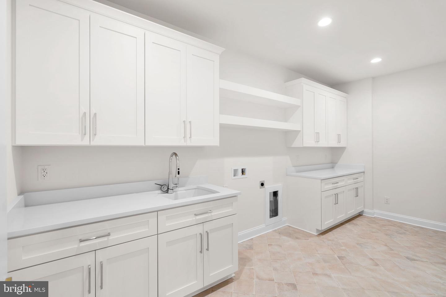 14611 HUBER PL, WATERFORD, Virginia 20197, 5 Bedrooms Bedrooms, ,4 BathroomsBathrooms,Residential,For sale,14611 HUBER PL,VALO2113186 MLS # VALO2113186