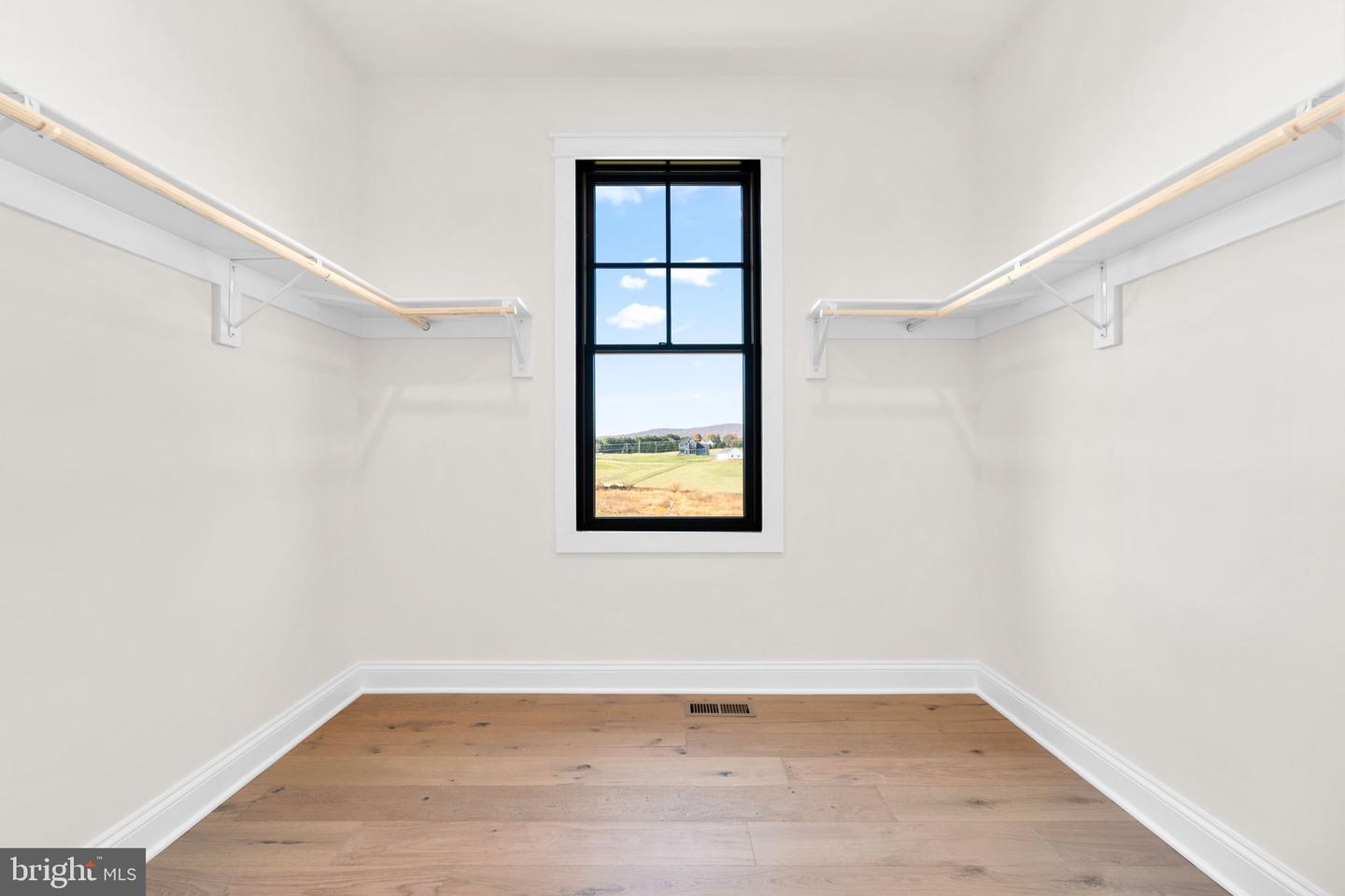 14611 HUBER PL, WATERFORD, Virginia 20197, 5 Bedrooms Bedrooms, ,4 BathroomsBathrooms,Residential,For sale,14611 HUBER PL,VALO2113186 MLS # VALO2113186