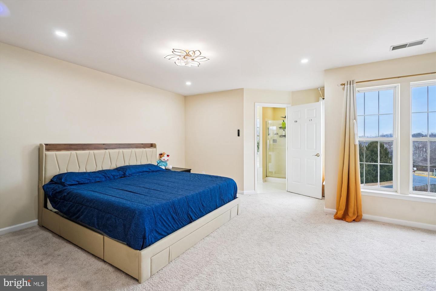 11741 BARROWS LN, WOODBRIDGE, Virginia 22192, 4 Bedrooms Bedrooms, 8 Rooms Rooms,3 BathroomsBathrooms,Residential,For sale,11741 BARROWS LN,VAPW2109798 MLS # VAPW2109798