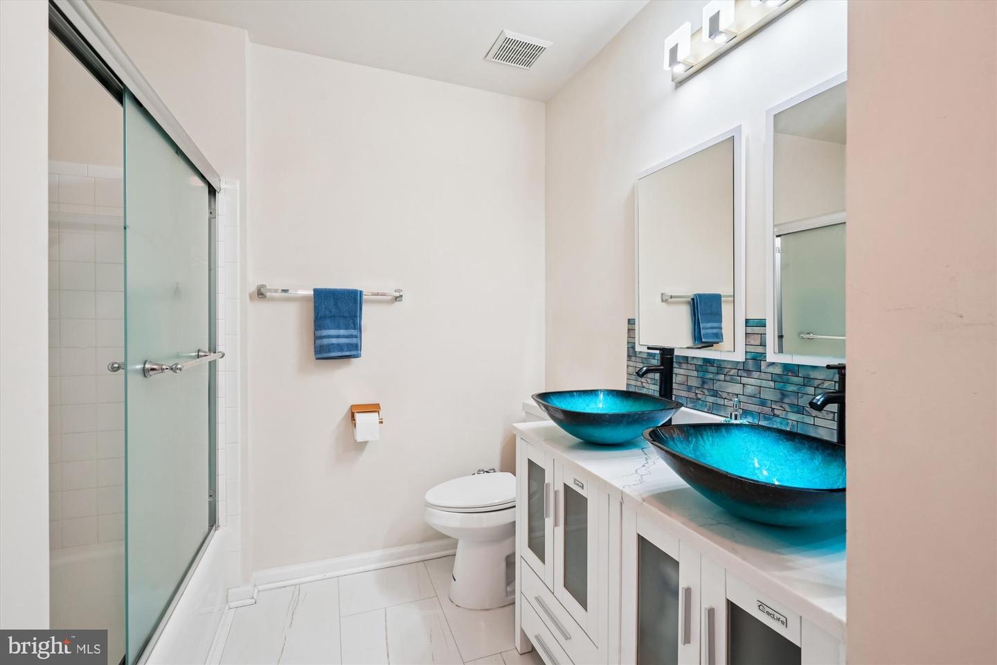 11741 BARROWS LN, WOODBRIDGE, Virginia 22192, 4 Bedrooms Bedrooms, 8 Rooms Rooms,3 BathroomsBathrooms,Residential,For sale,11741 BARROWS LN,VAPW2109798 MLS # VAPW2109798