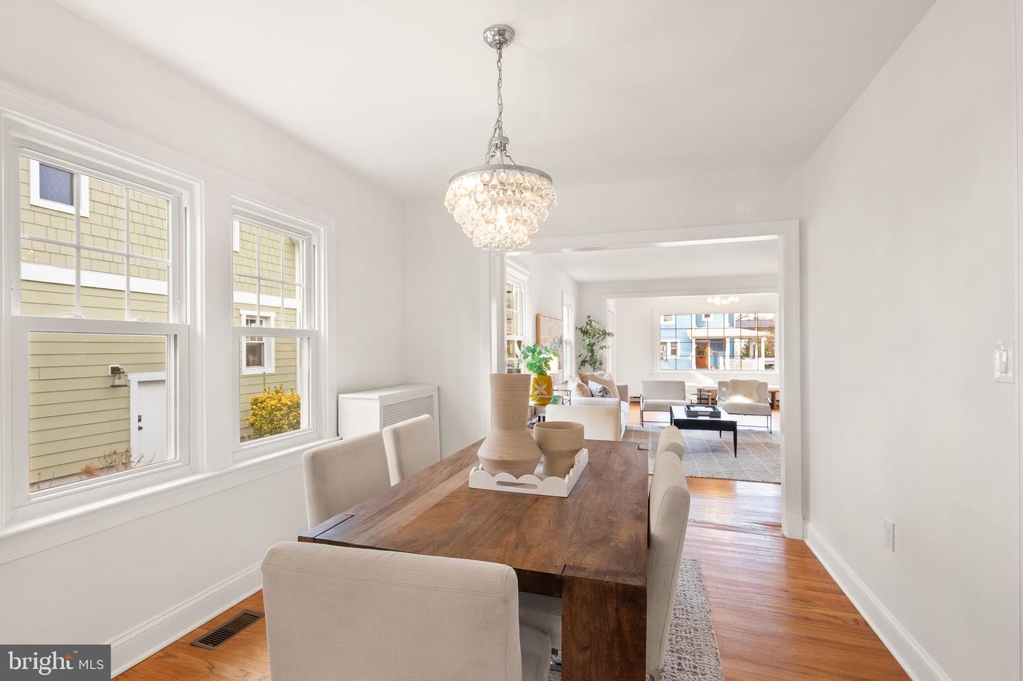 724 25TH ST S, ARLINGTON, Virginia 22202, 4 Bedrooms Bedrooms, ,2 BathroomsBathrooms,Residential,For sale,724 25TH ST S,VAAR2067238 MLS # VAAR2067238