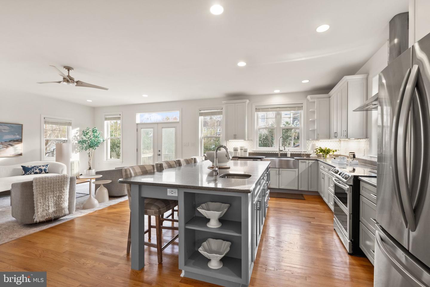 724 25TH ST S, ARLINGTON, Virginia 22202, 4 Bedrooms Bedrooms, ,2 BathroomsBathrooms,Residential,For sale,724 25TH ST S,VAAR2067238 MLS # VAAR2067238